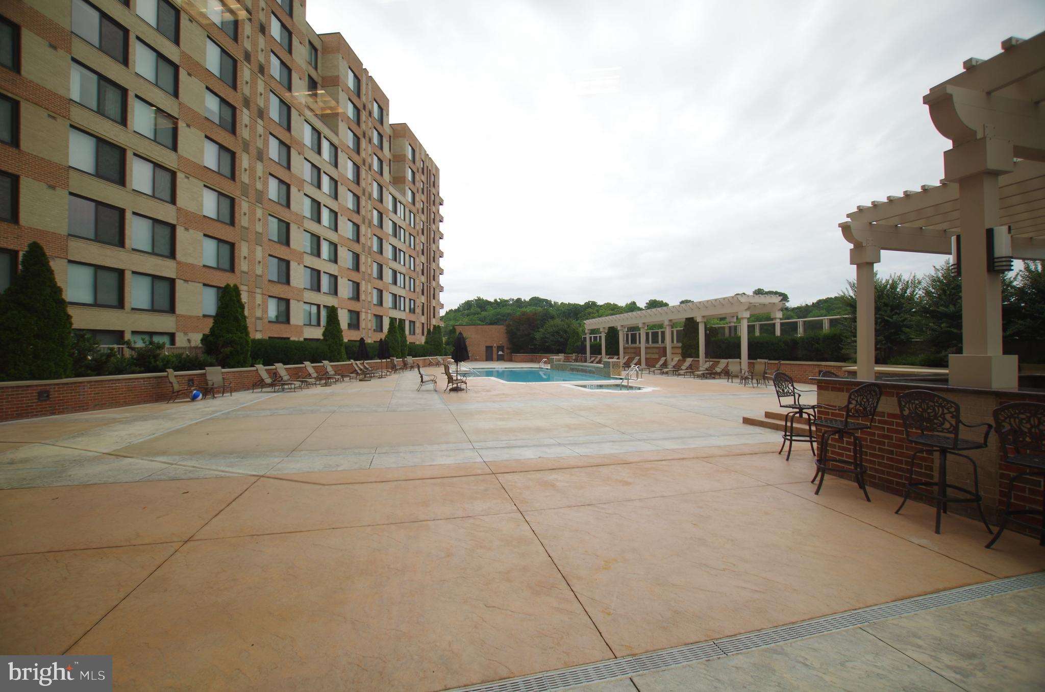 MIDTOWN ALEXANDRIA STATION CONDOMINIUM - Residential Lease
