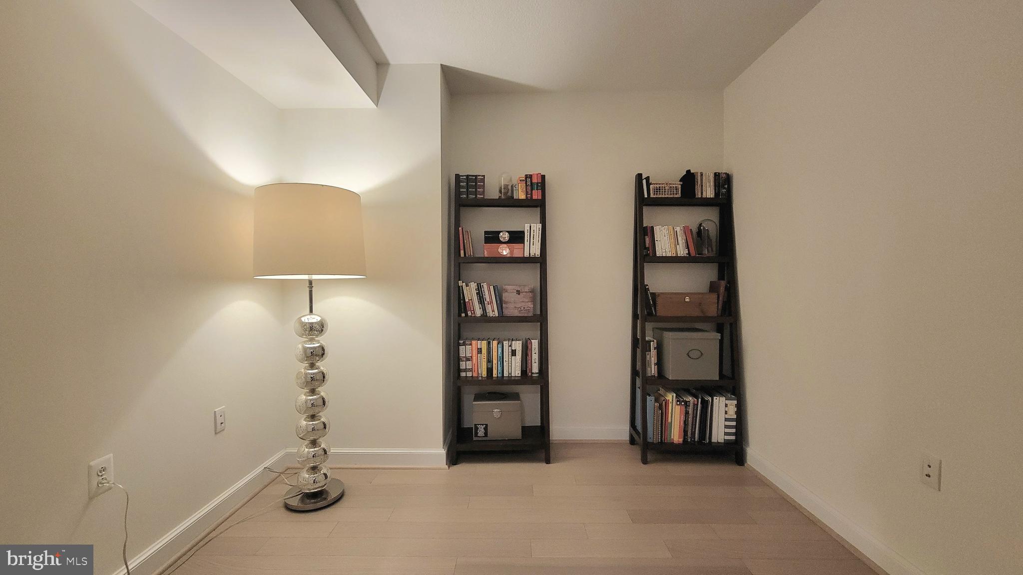 MIDTOWN ALEXANDRIA STATION CONDOMINIUM - Residential Lease