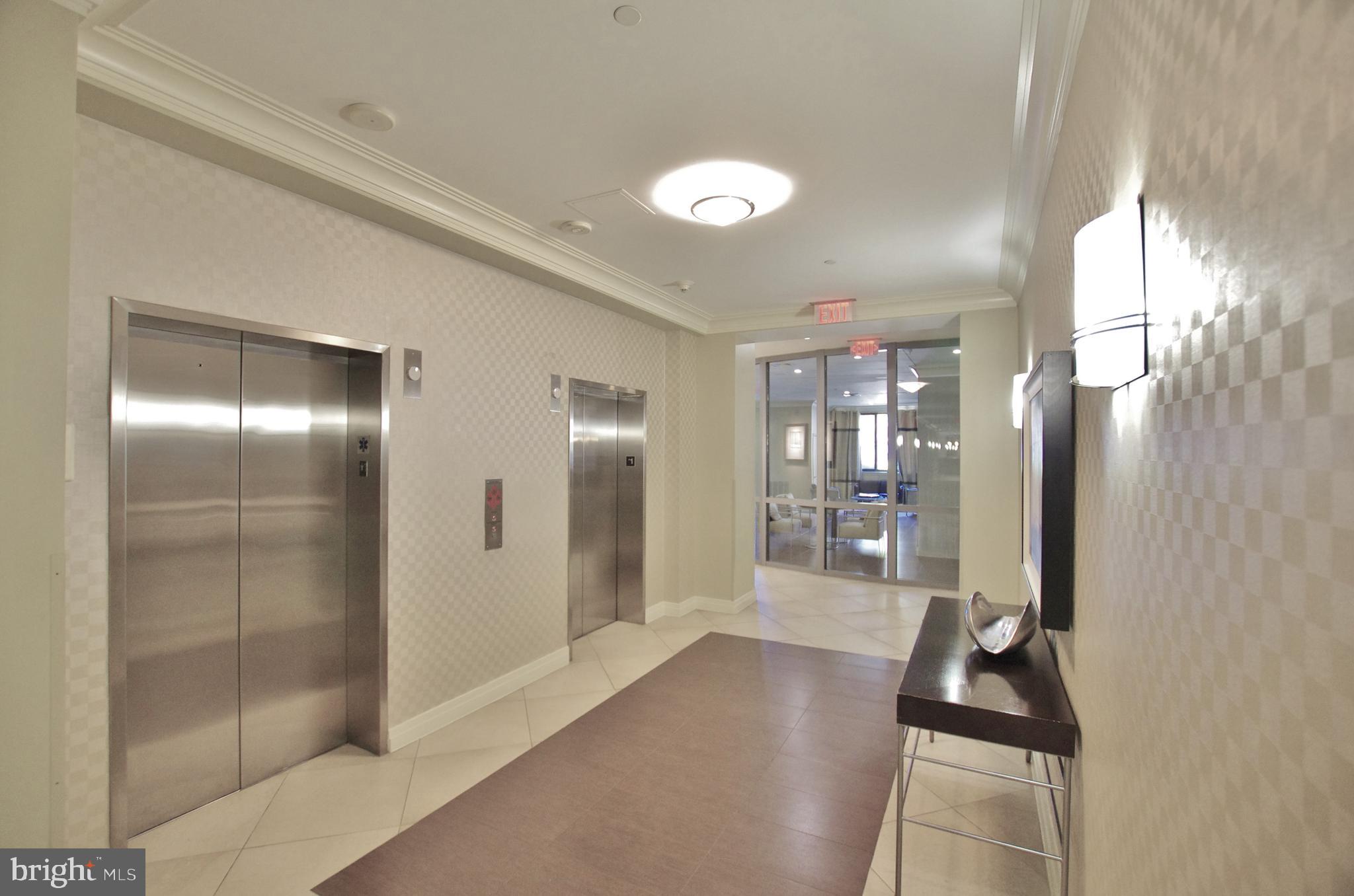 MIDTOWN ALEXANDRIA STATION CONDOMINIUM - Residential Lease
