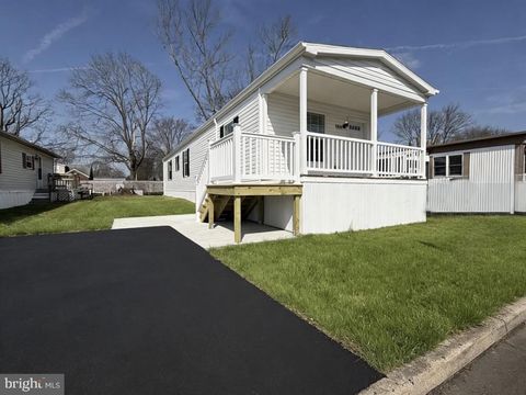 Mobile Home For Sale - 6214 Foster Drive<br/> MORRISVILLE, PA 19067