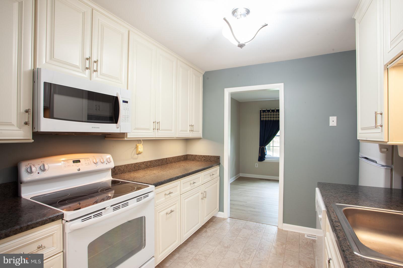 CHIPPENDALE - Residential