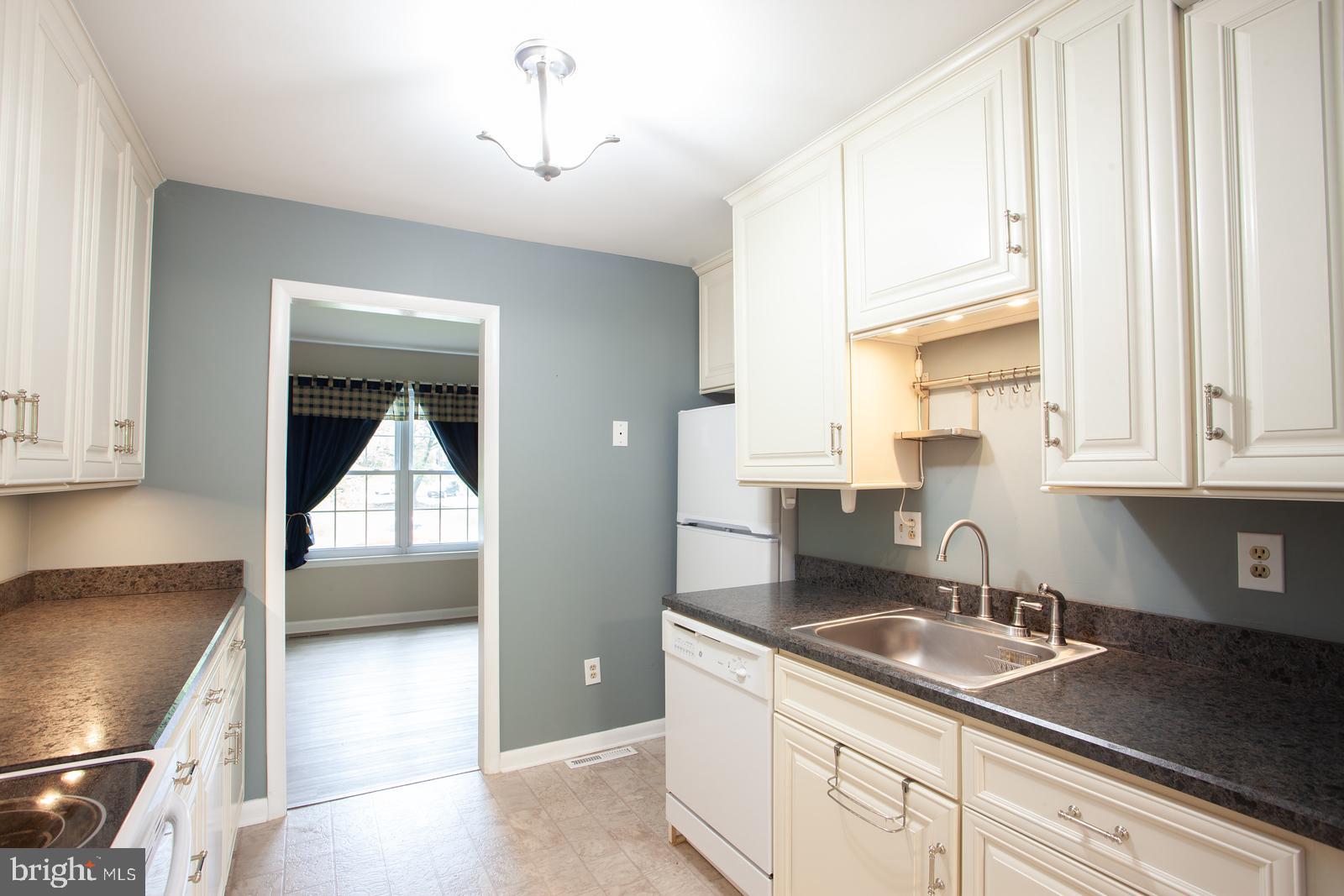 CHIPPENDALE - Residential