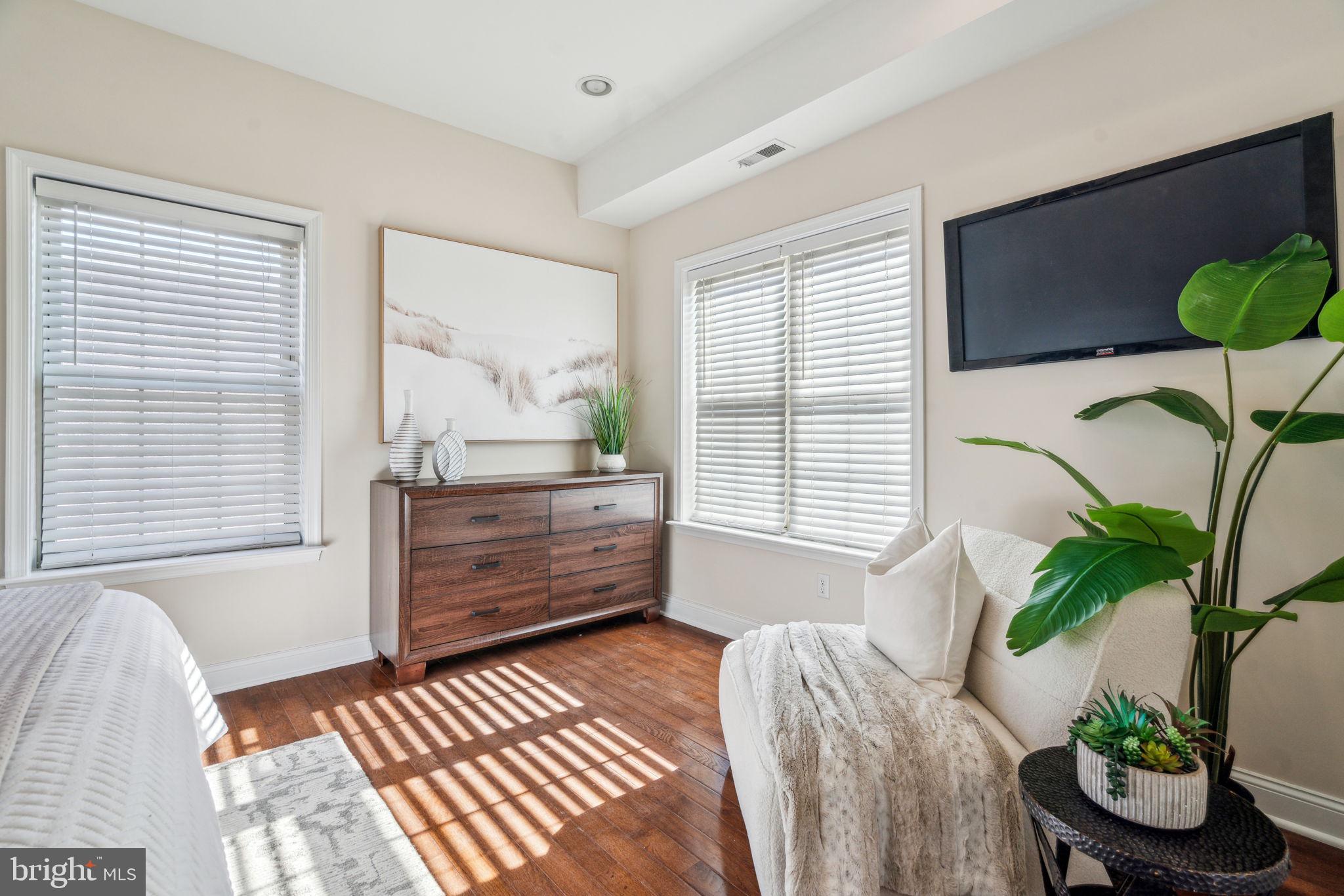 GRADUATE HOSPITAL - Residential