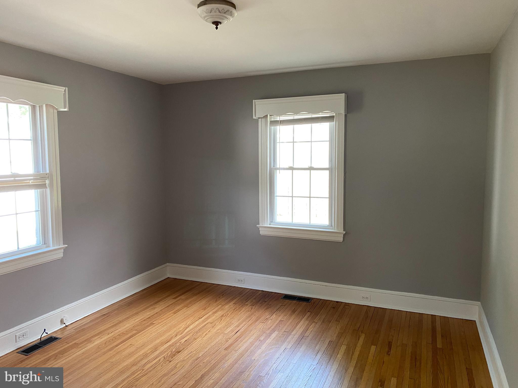 EASTON - Residential Lease