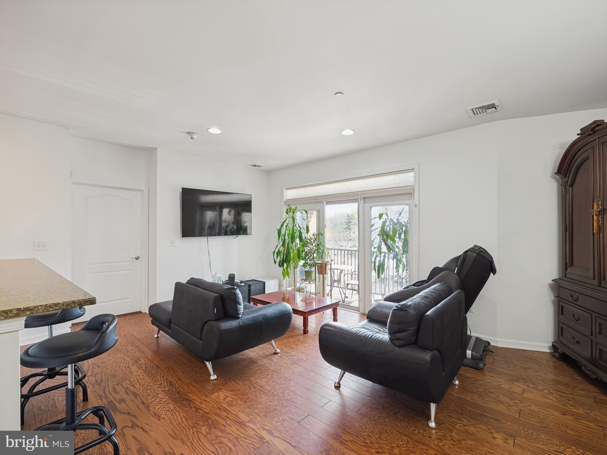 HUNTINGDON PLACE - Residential