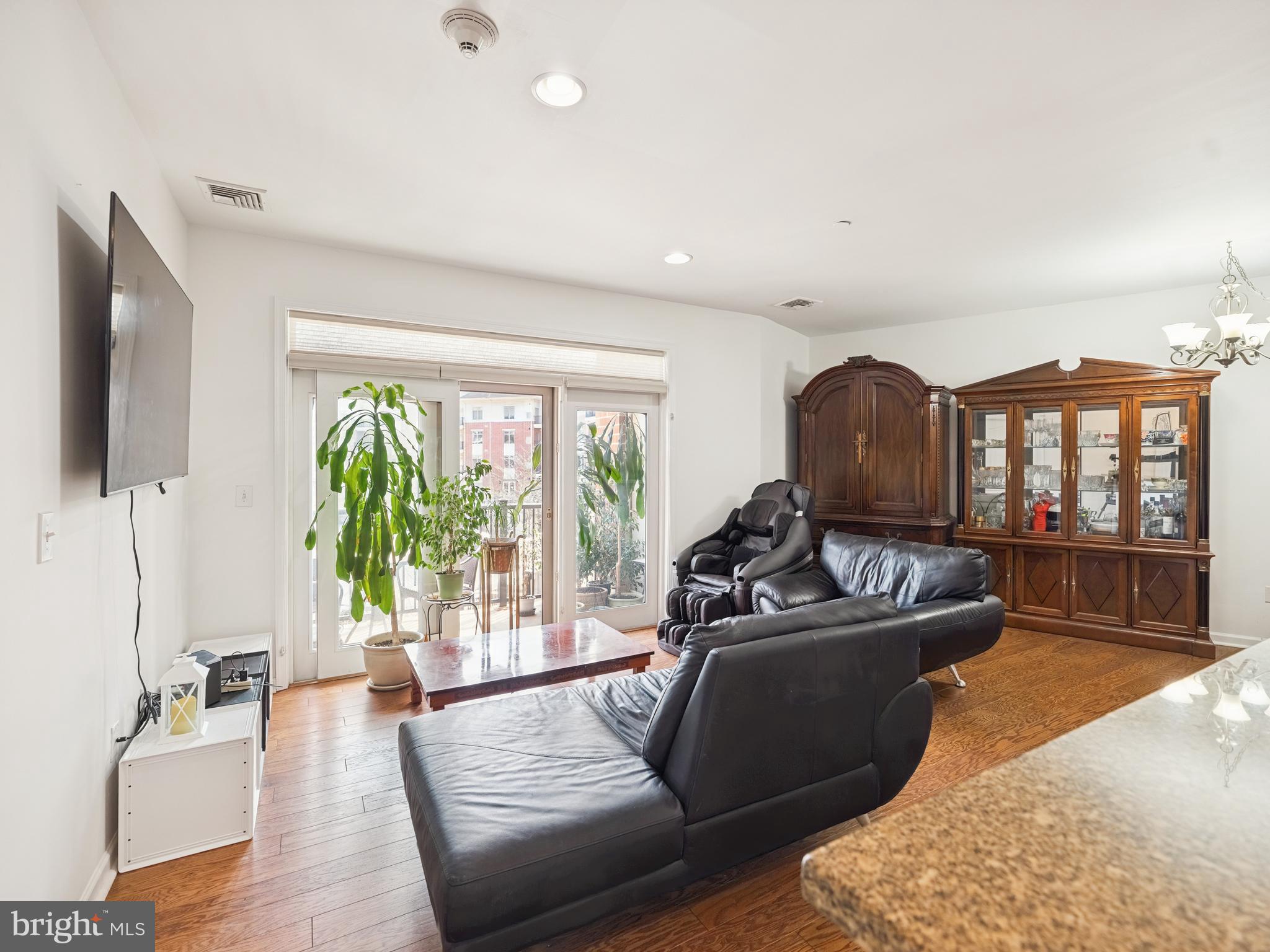 HUNTINGDON PLACE - Residential