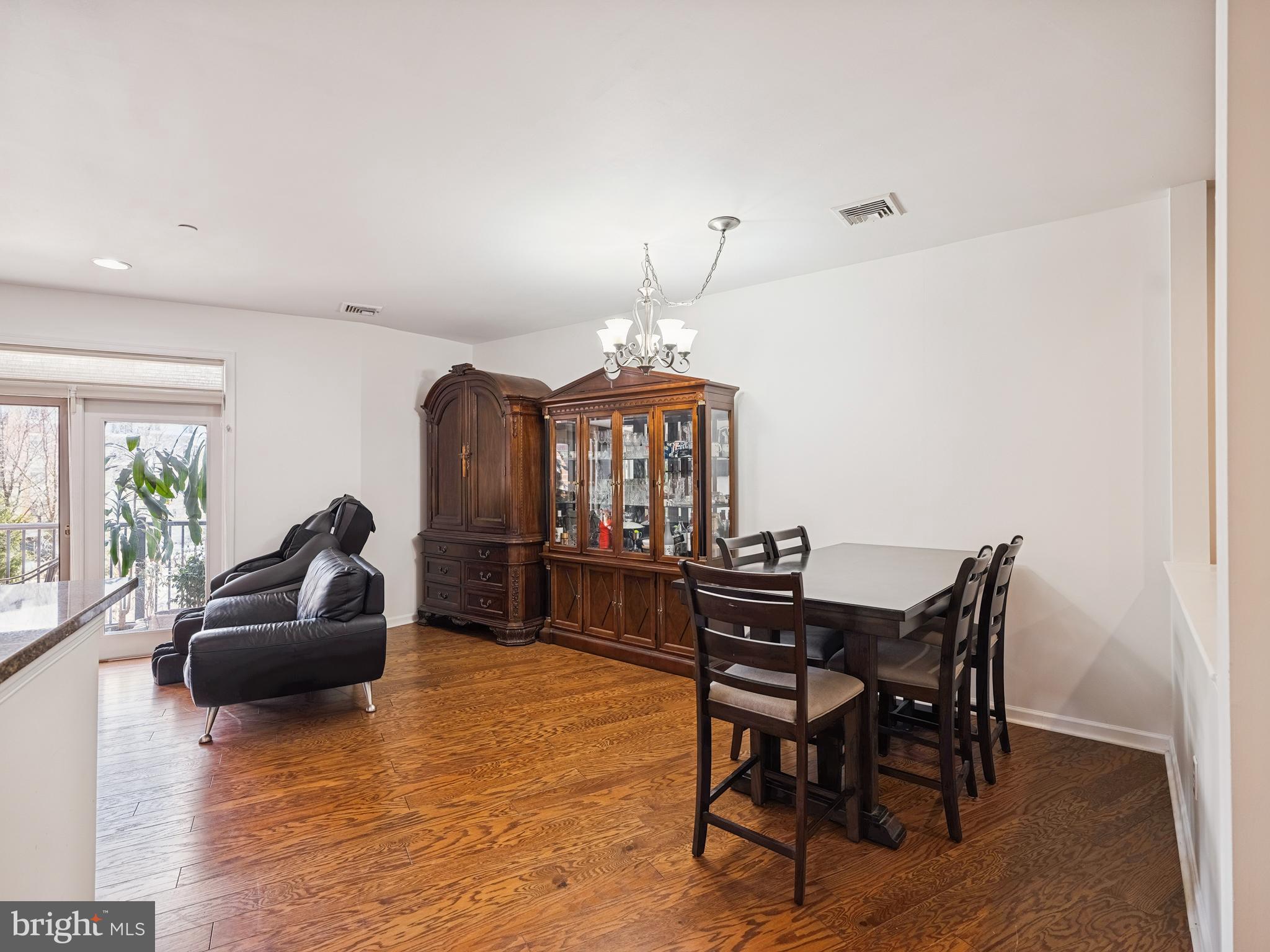 HUNTINGDON PLACE - Residential