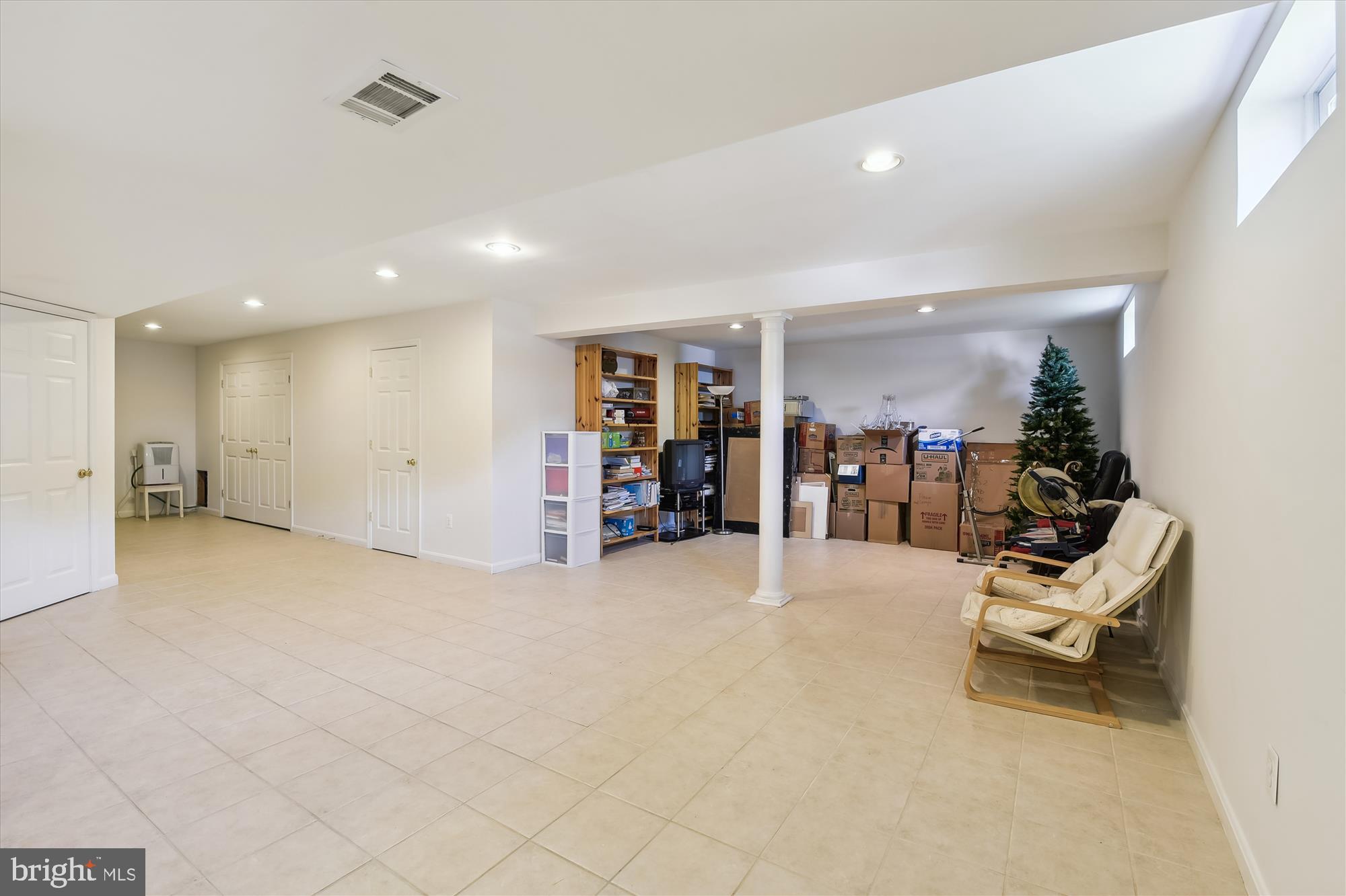 WILLIAMS KNOLL - Residential