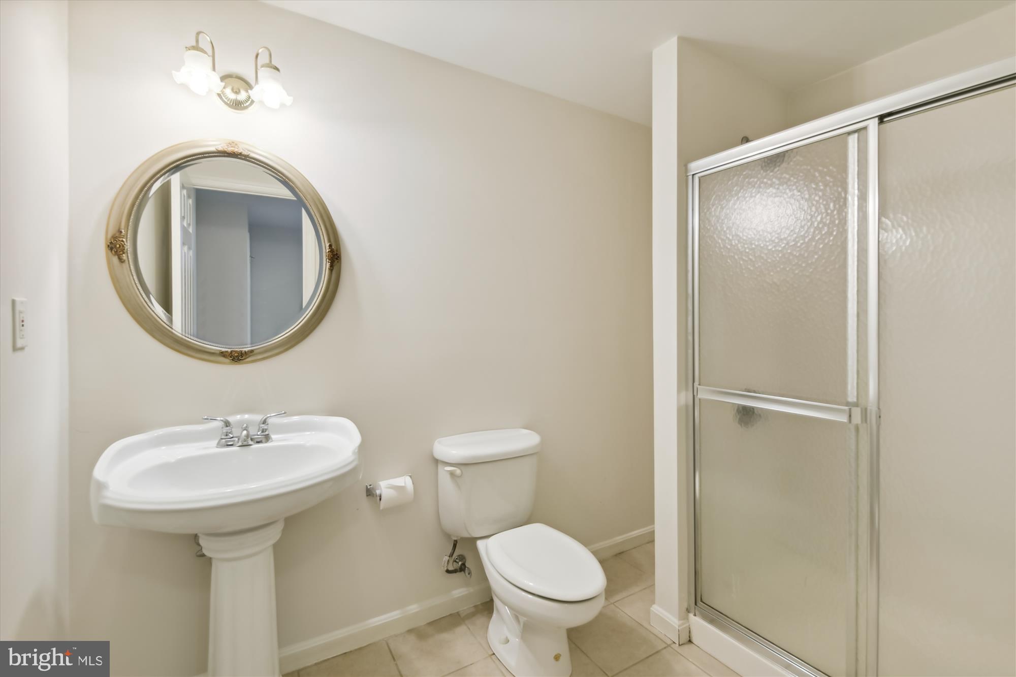 WILLIAMS KNOLL - Residential