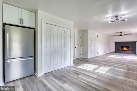 Tiny photo for 18 Bourbon Red Dr, MECHANICSBURG, PA 17050 (MLS # PACB2052954)