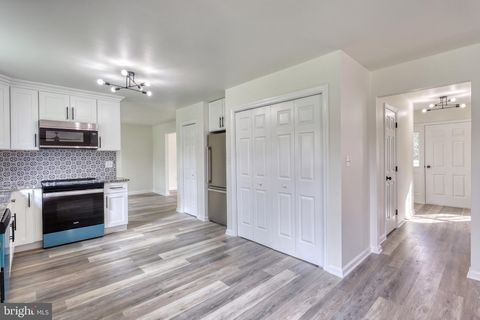 Tiny photo for 18 Bourbon Red Dr, MECHANICSBURG, PA 17050 (MLS # PACB2052954)
