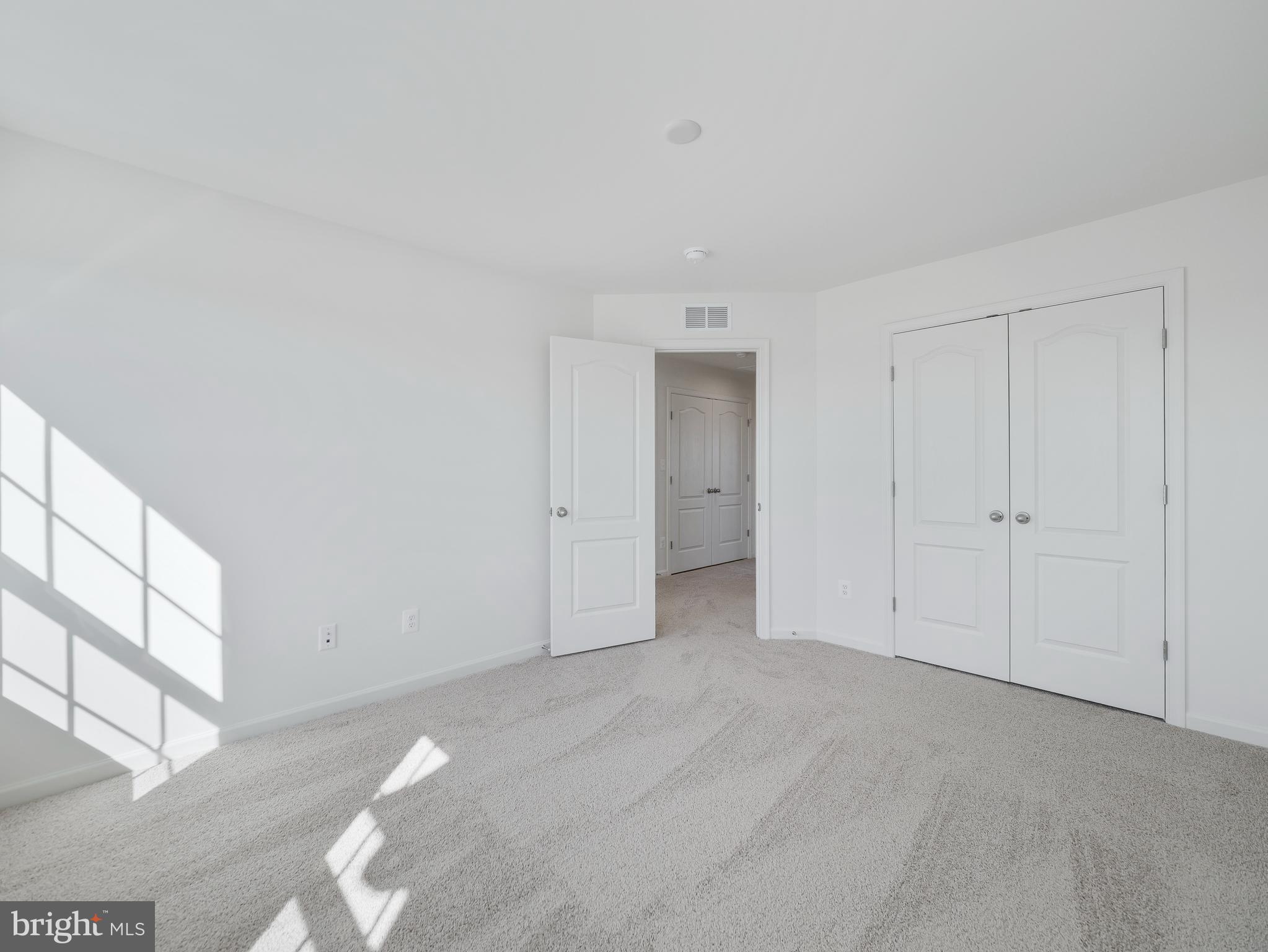 OVERLOOK AT RIVERSIDE TOWNHOMES - Residential Lease