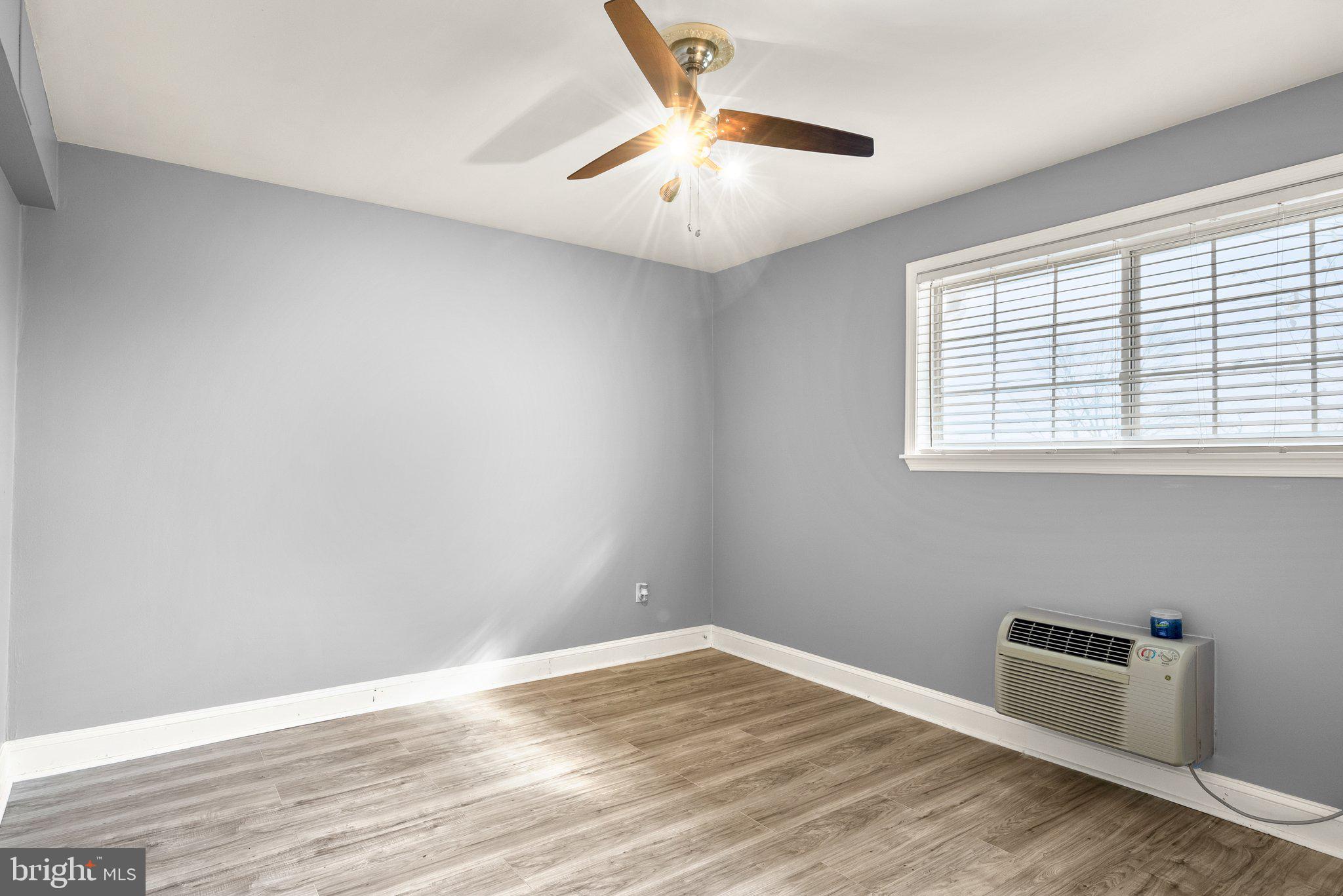 THE OAKS MAIN STREET LAUREL - Residential