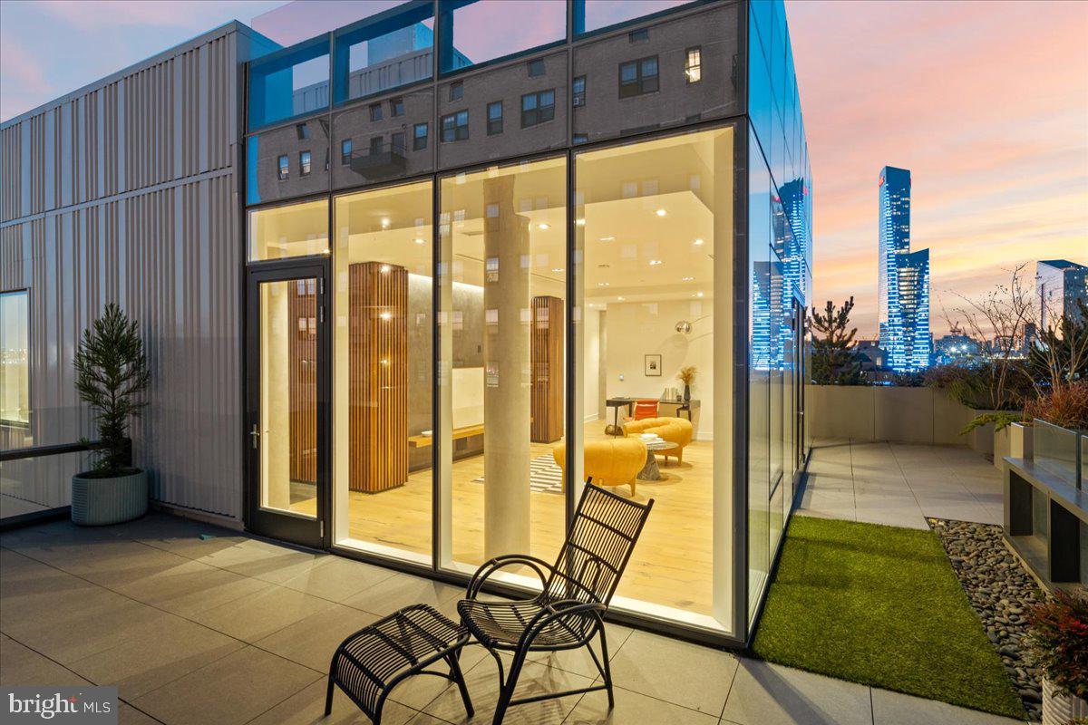 RITTENHOUSE SQUARE - Residential Lease