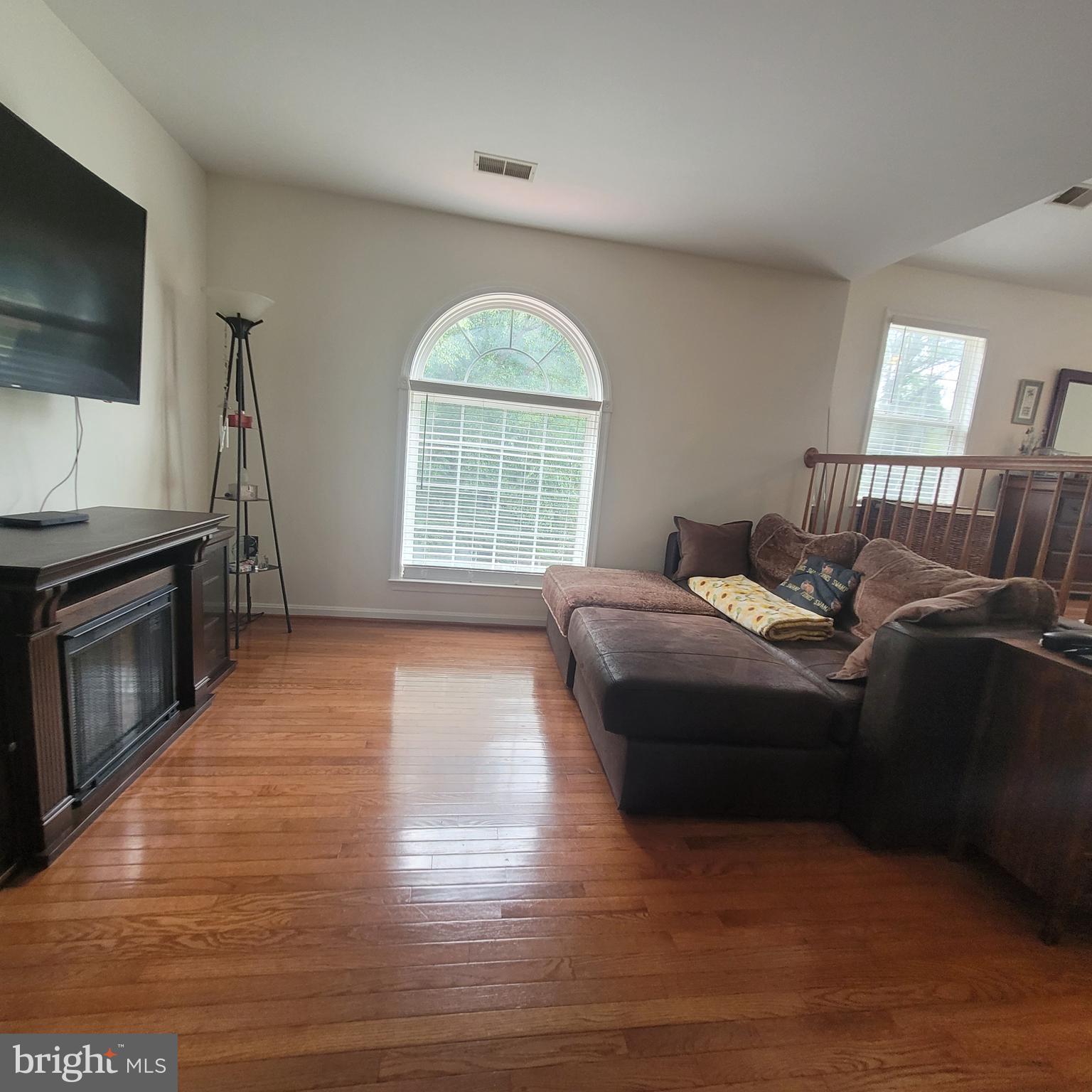 CHESTNUT OAKS - Residential