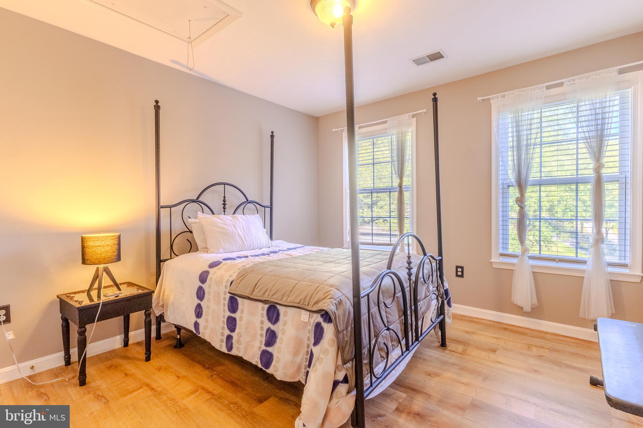 CHESTNUT OAKS - Residential