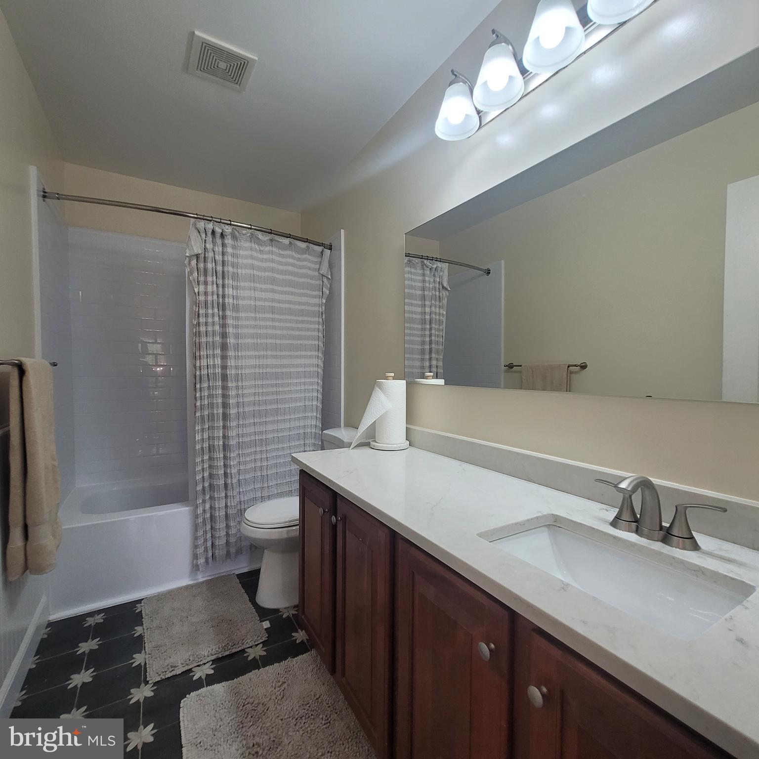 CHESTNUT OAKS - Residential