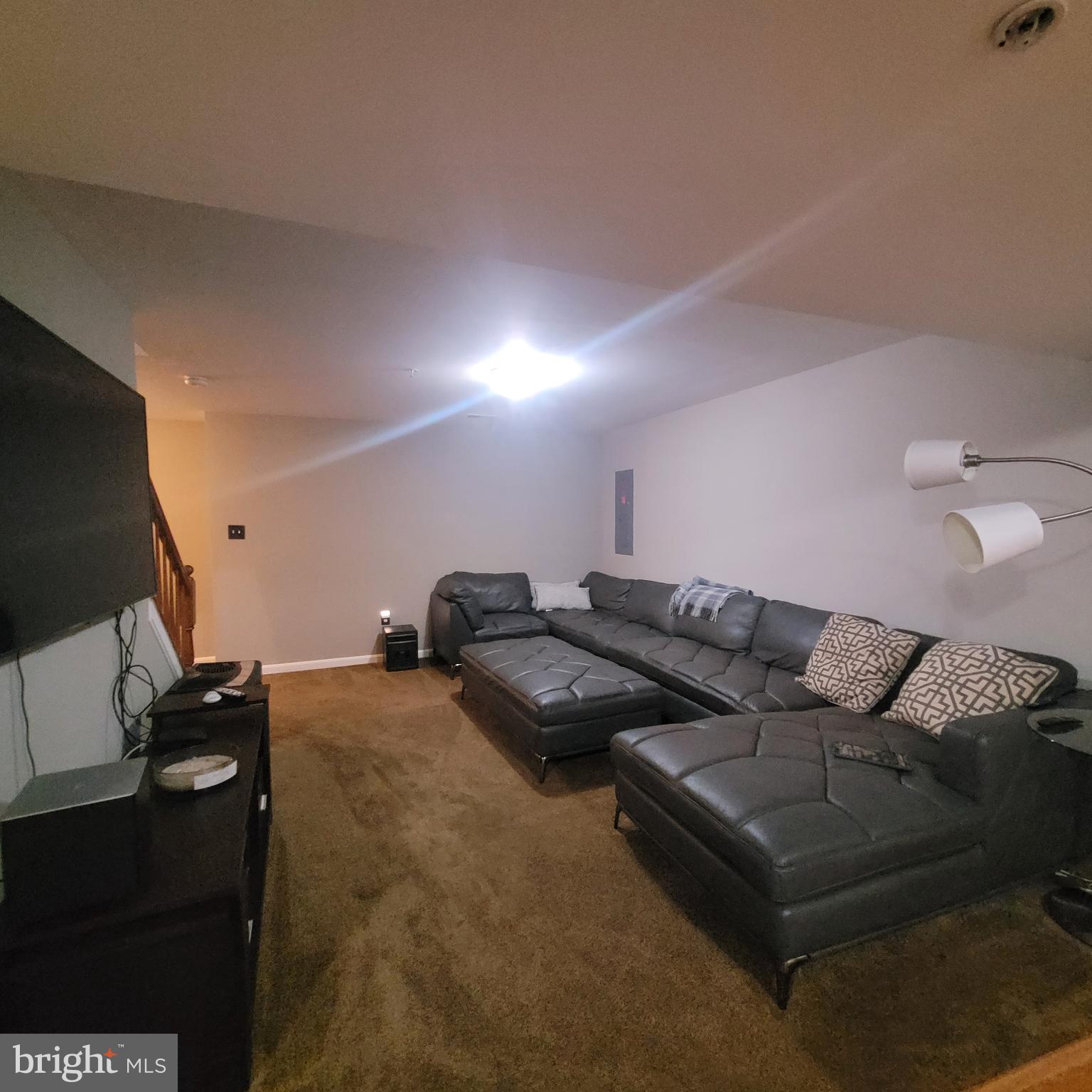 CHESTNUT OAKS - Residential