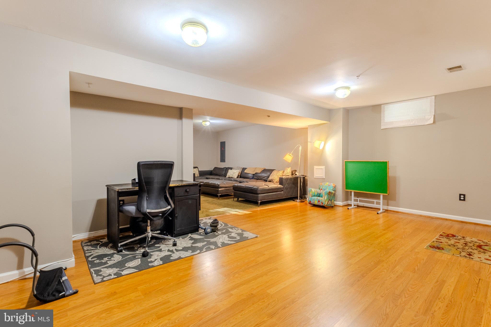 CHESTNUT OAKS - Residential