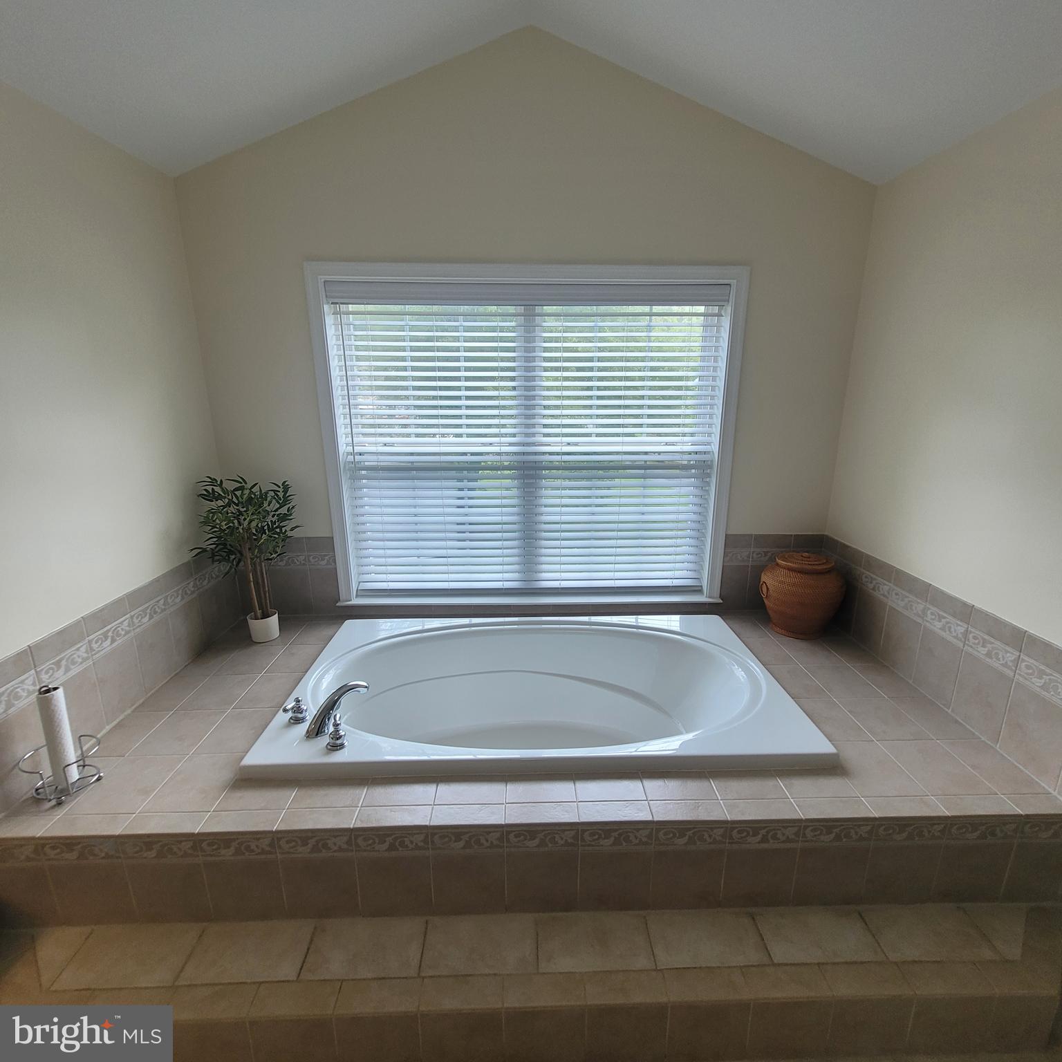 CHESTNUT OAKS - Residential