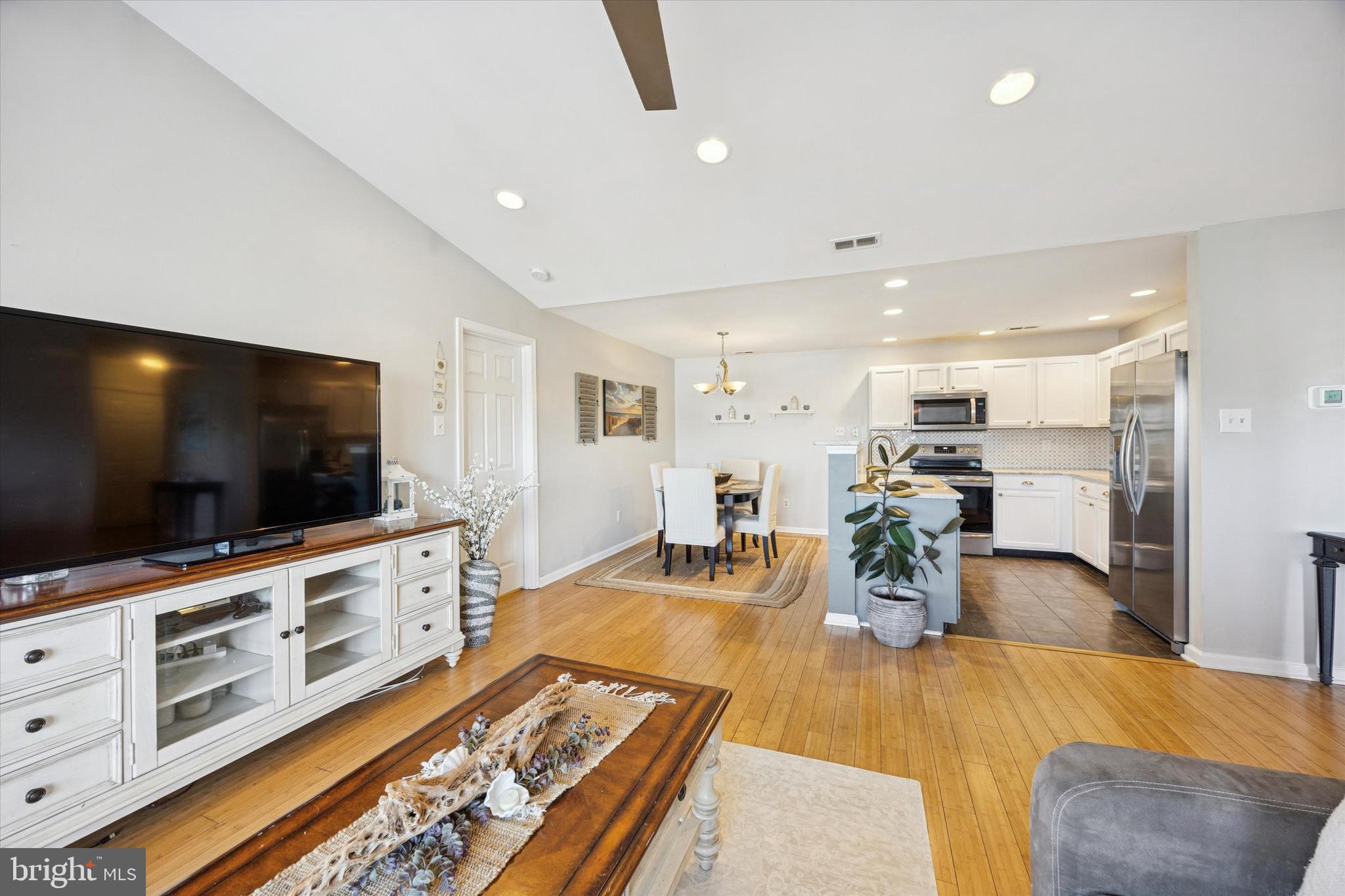 CORNERSTONE - Residential