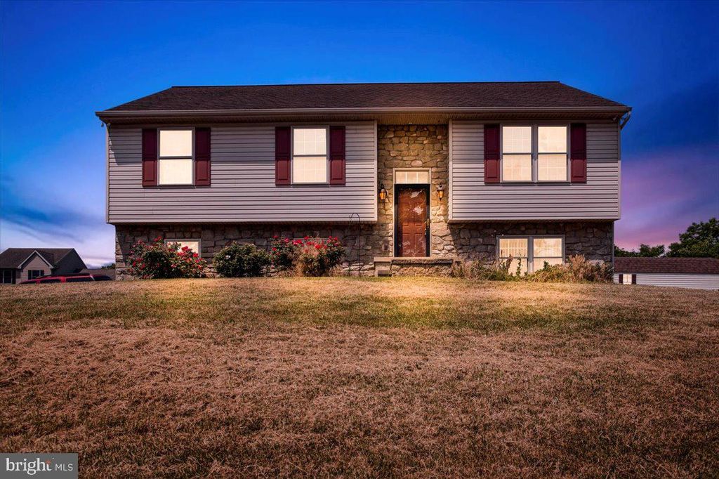 Photo of 20 Rock Ridge Ave, Paradise, PA 17562 (MLS # PALA2052040)