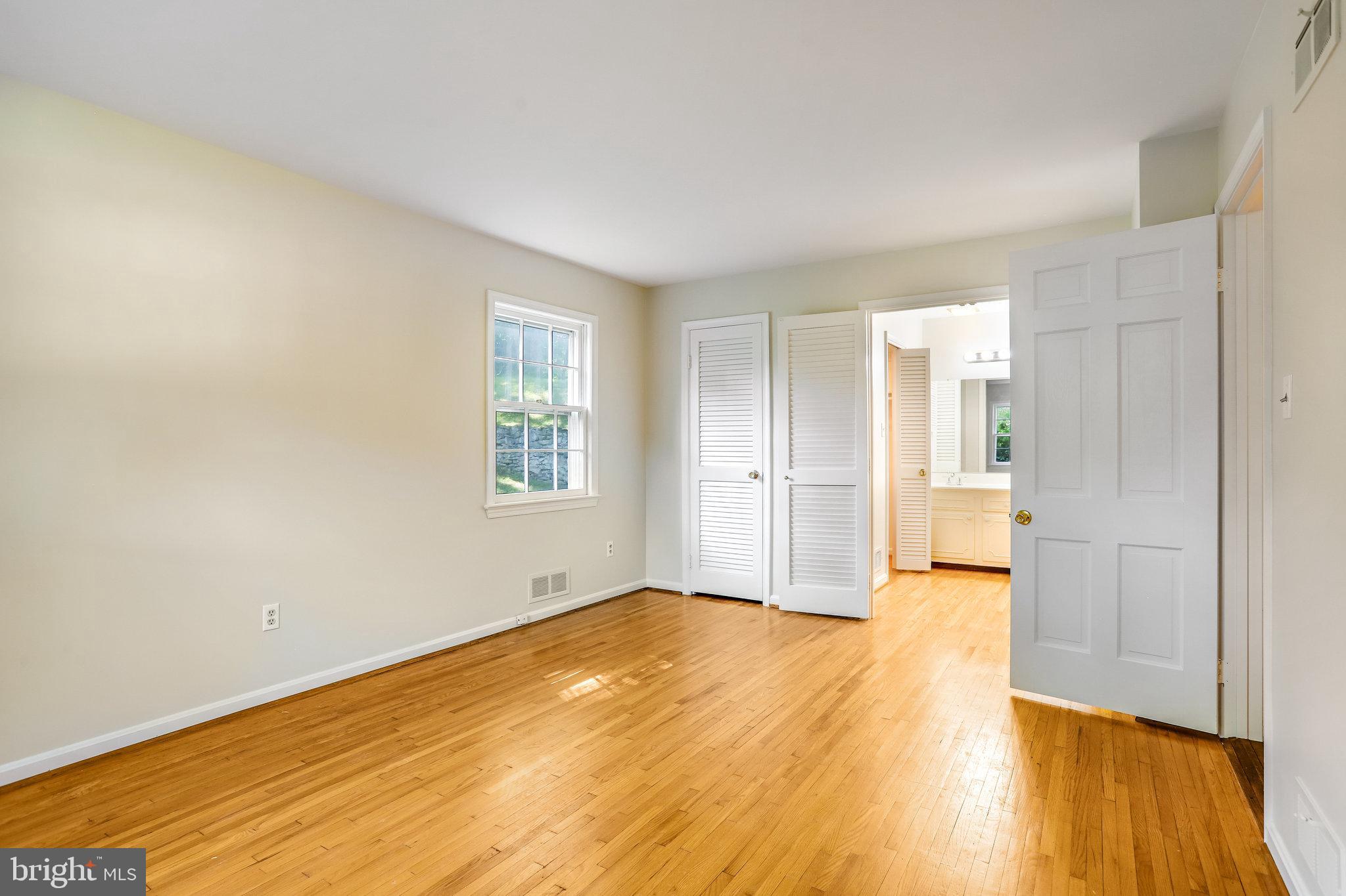 SHERWOOD FOREST MANOR - Residential