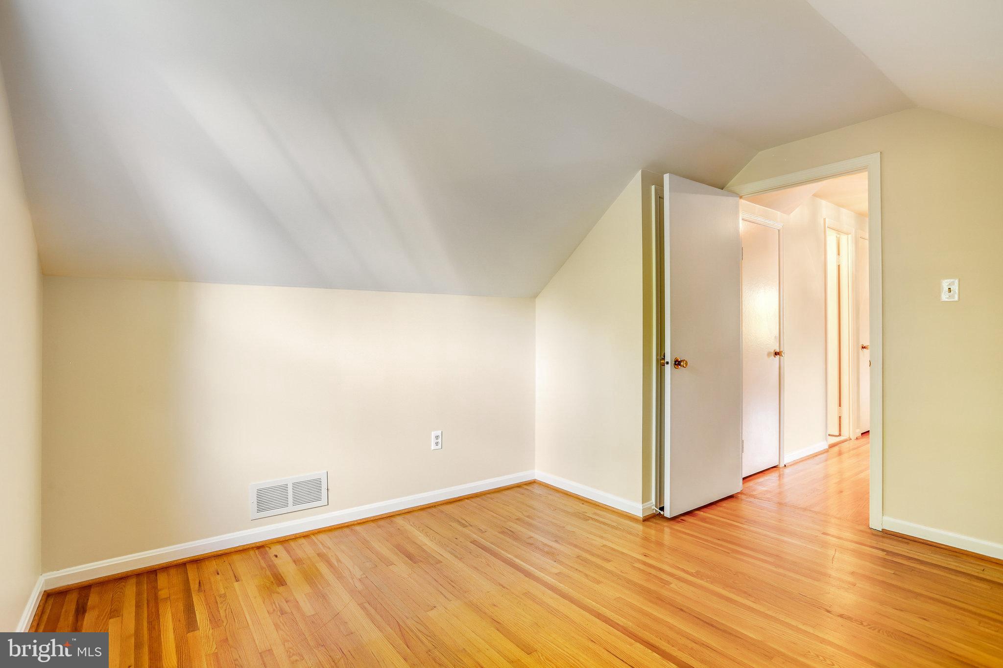 SHERWOOD FOREST MANOR - Residential