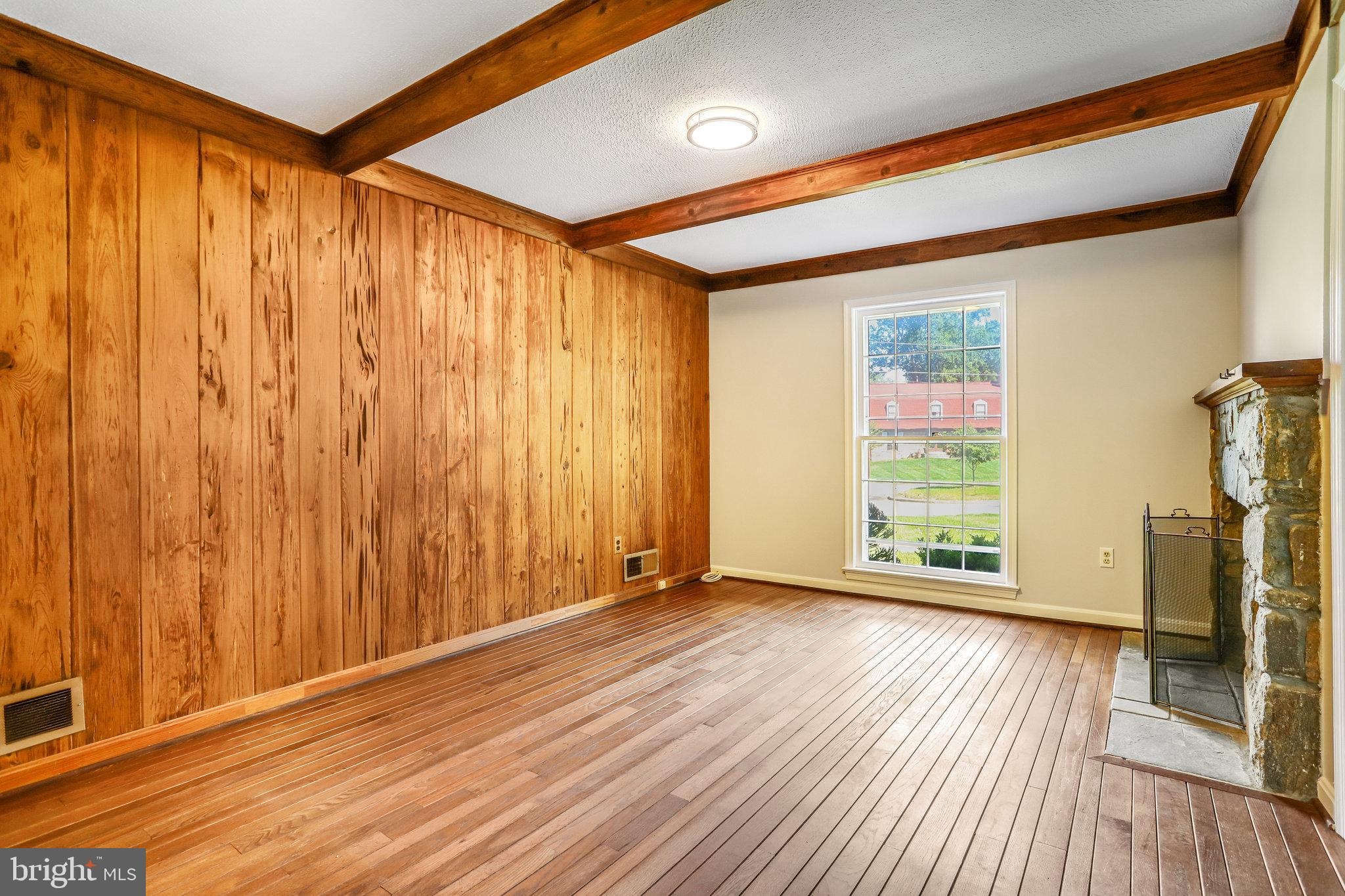 SHERWOOD FOREST MANOR - Residential