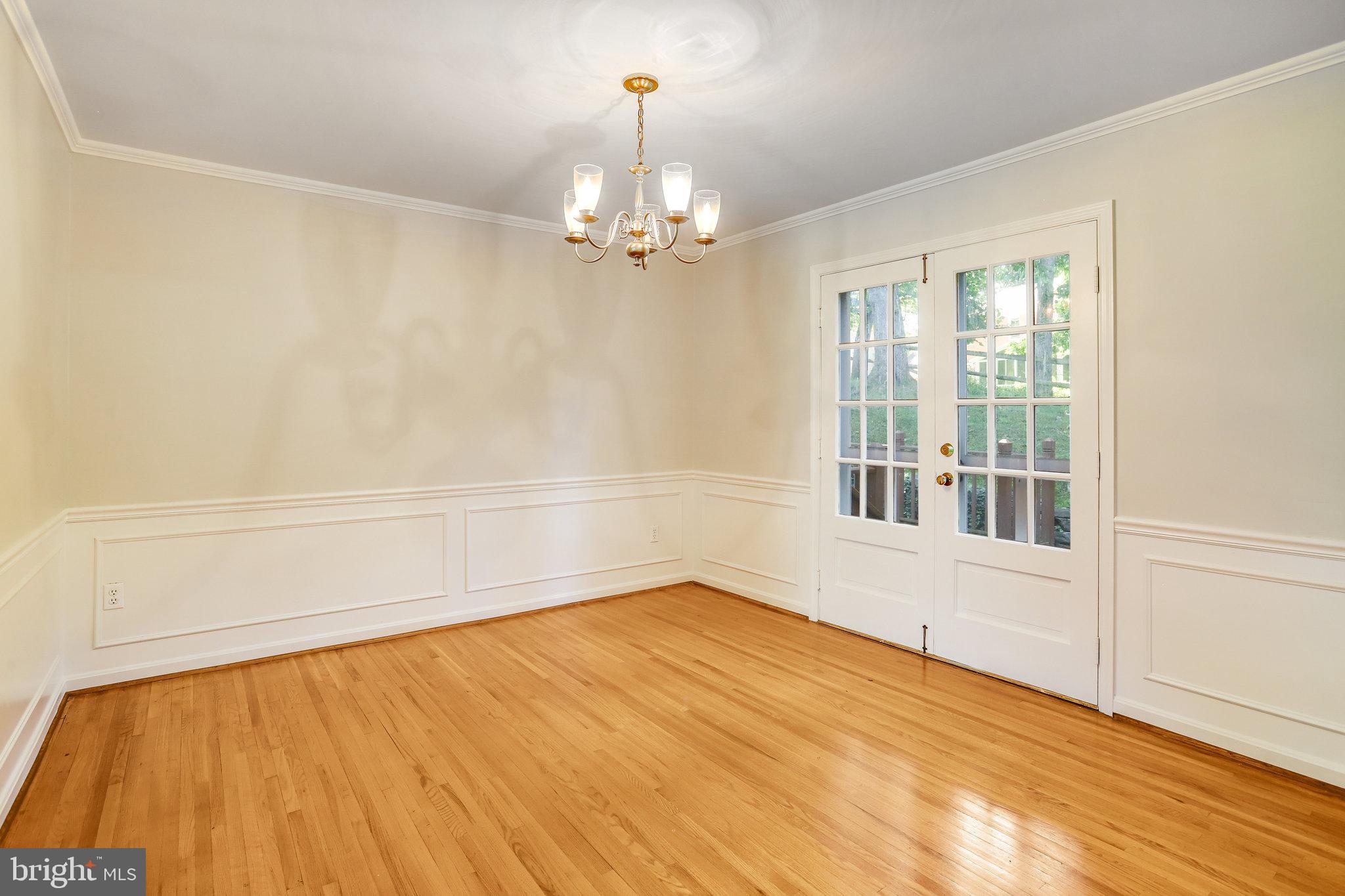 SHERWOOD FOREST MANOR - Residential