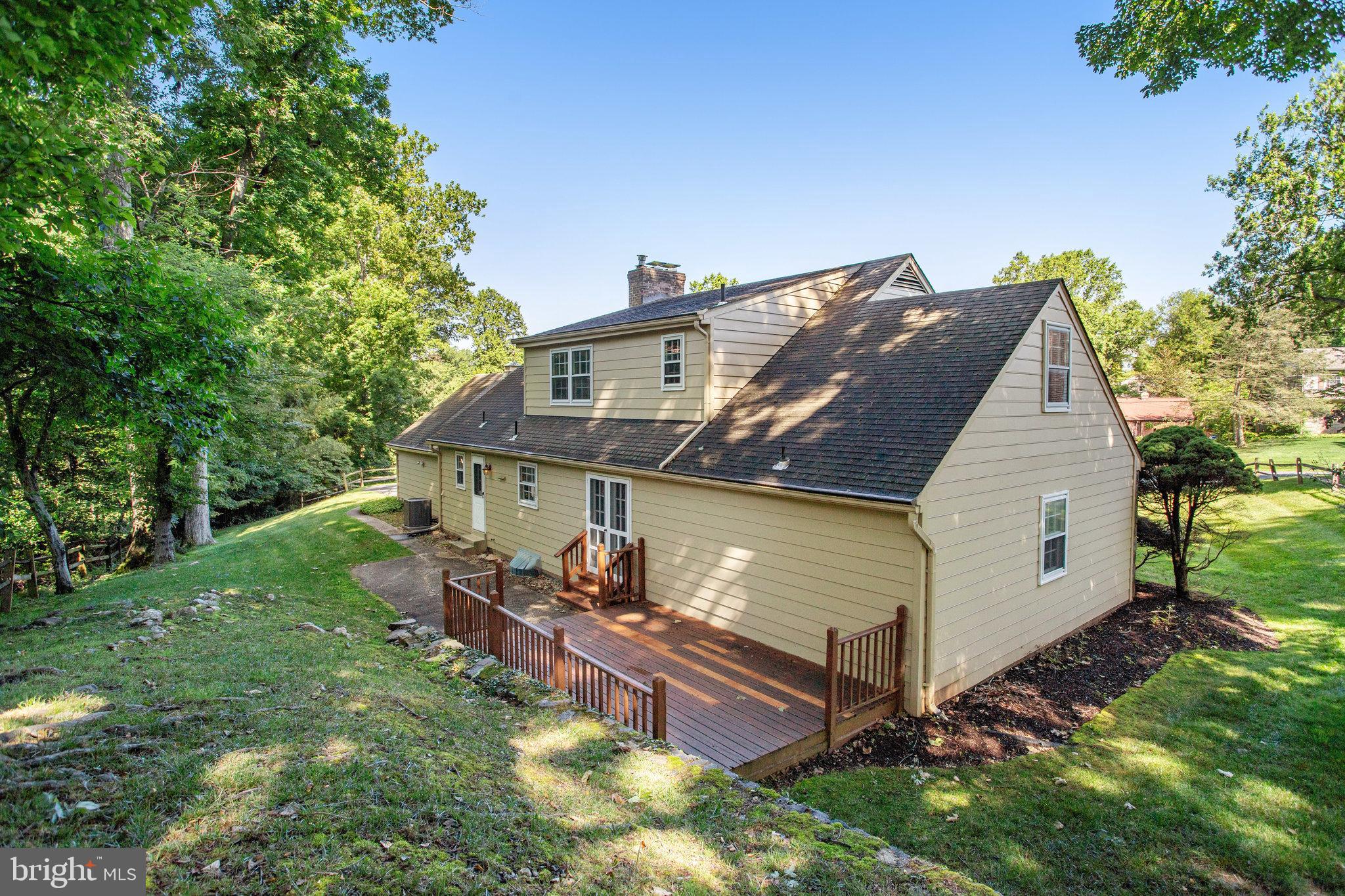 SHERWOOD FOREST MANOR - Residential