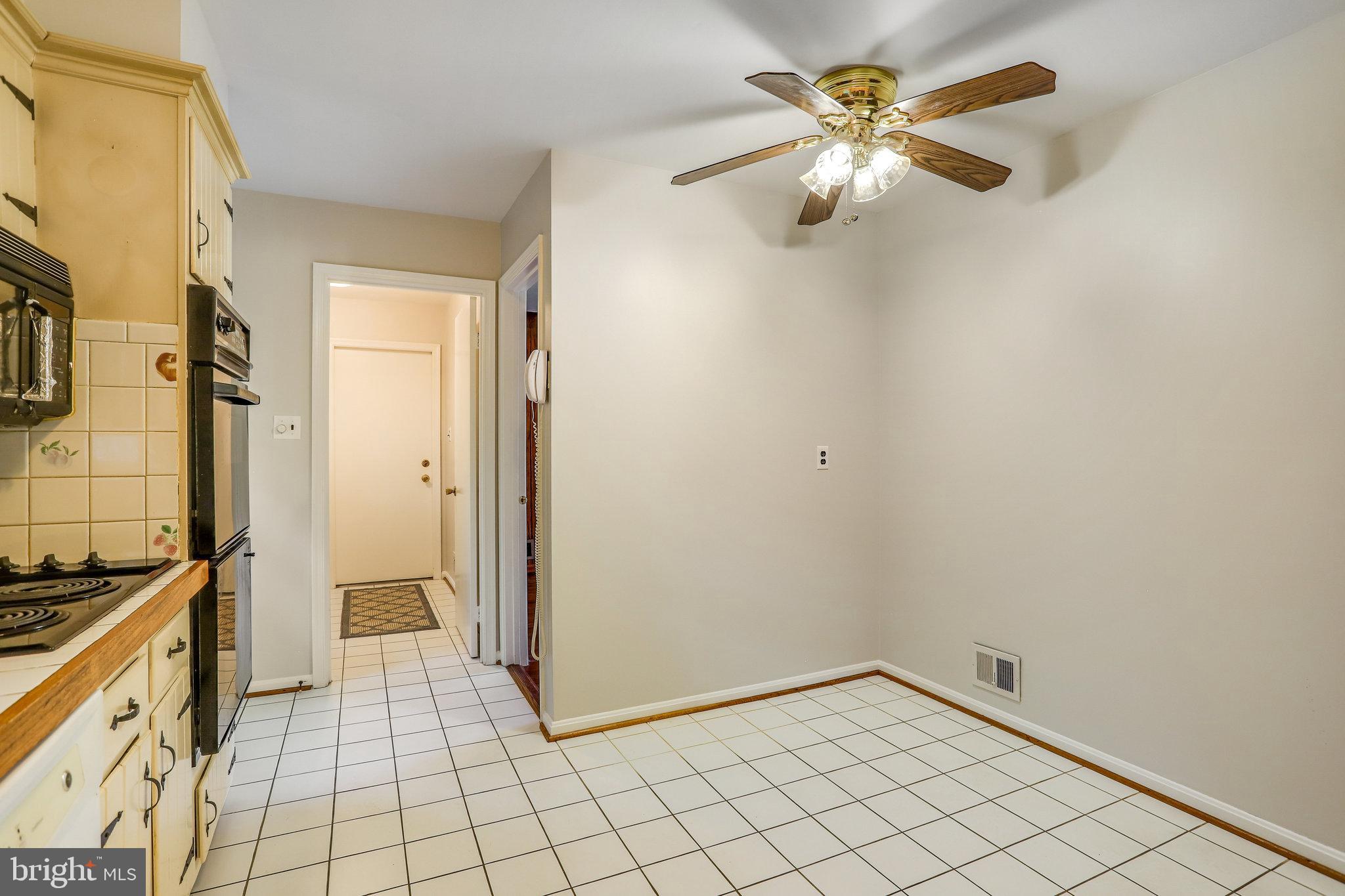 SHERWOOD FOREST MANOR - Residential