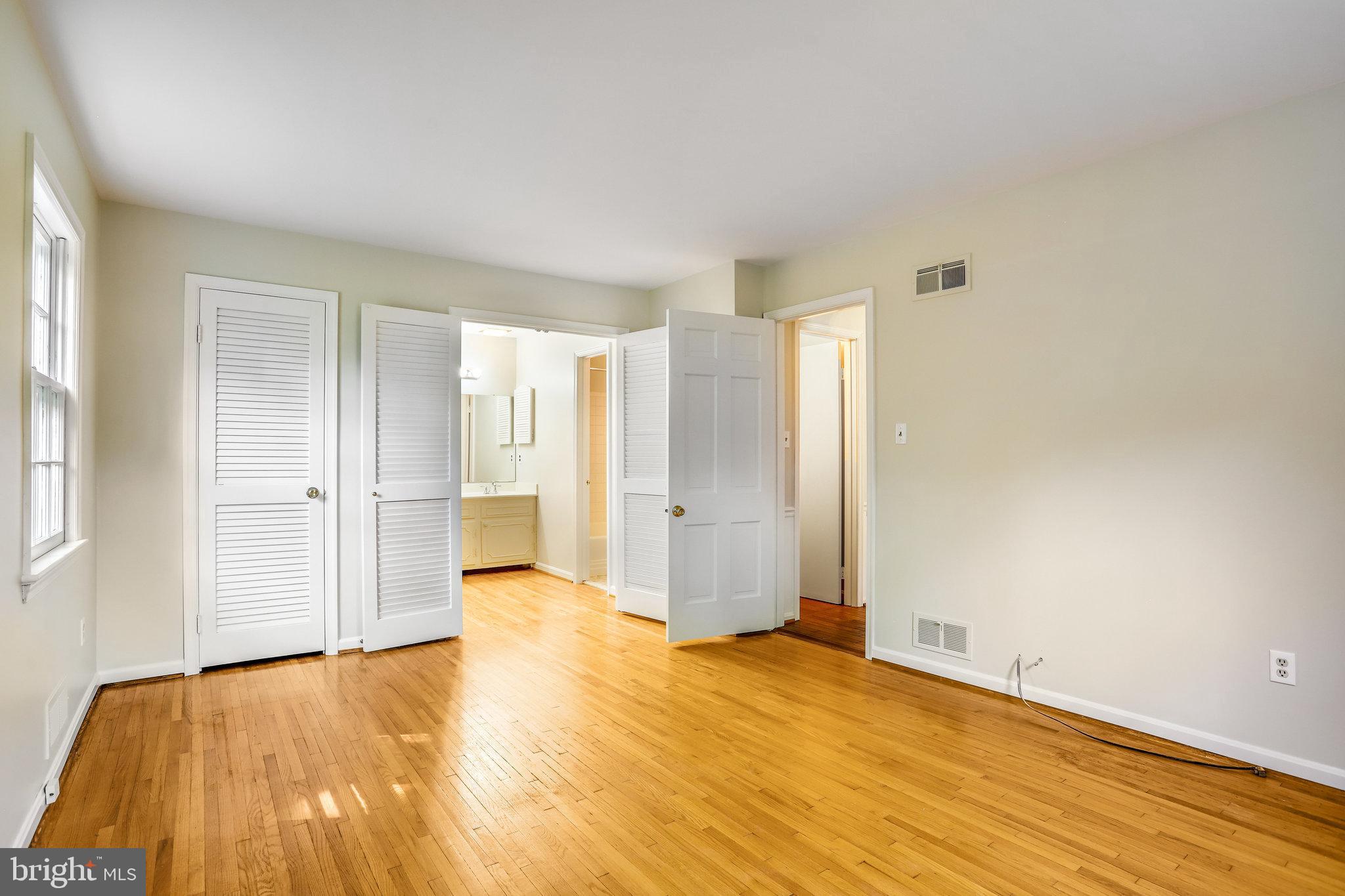 SHERWOOD FOREST MANOR - Residential