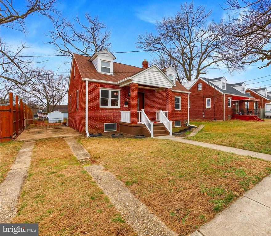 You Will Fall in Love with This Beautifully Update 4 Bedroom  Single Family Home In Sought After Glen Gardens! From the Beautiful Hardwood Floors, Stainless Appliances, Newley Renovated Rec Room, Main Level Family Room and Even a Florida Room! Huge Fenced Back Yard, Great Driveway and so much more! You can even be in your new home in just 2 weeks with preferred lenders!