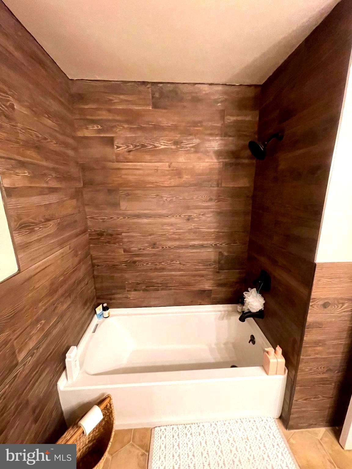 GREEN TREE RUN - Residential