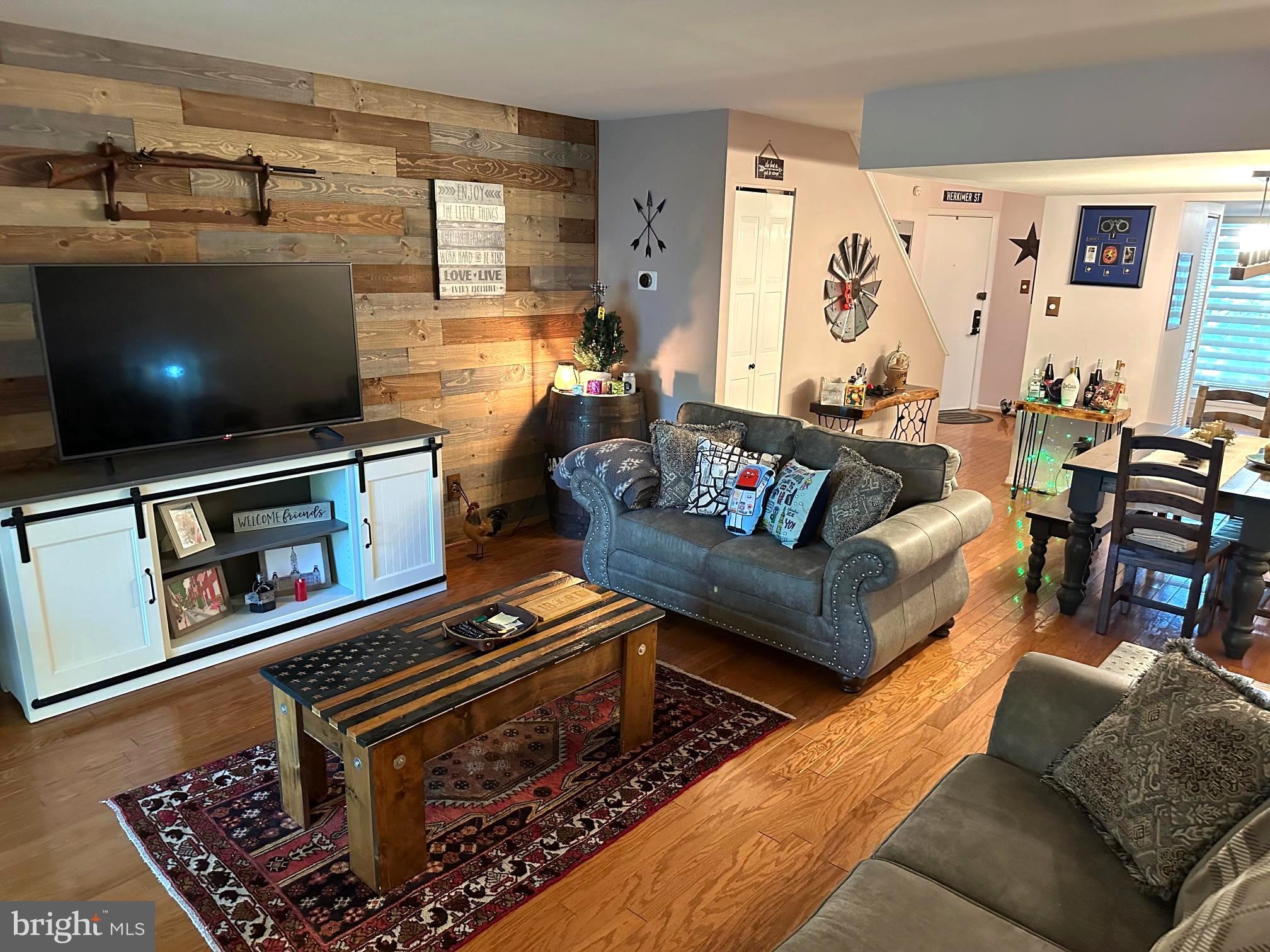 GREEN TREE RUN - Residential