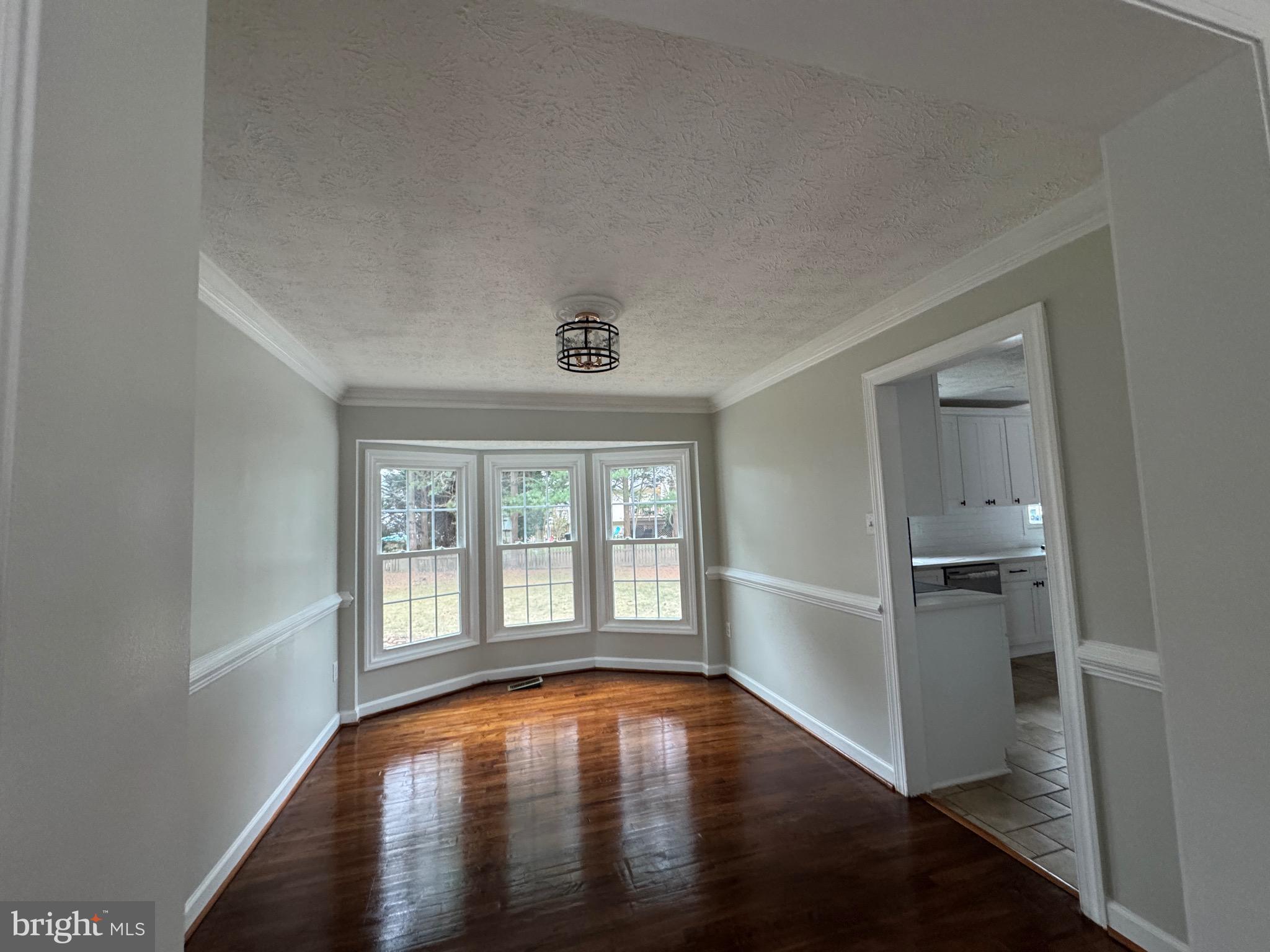 903 GARLAND COURT