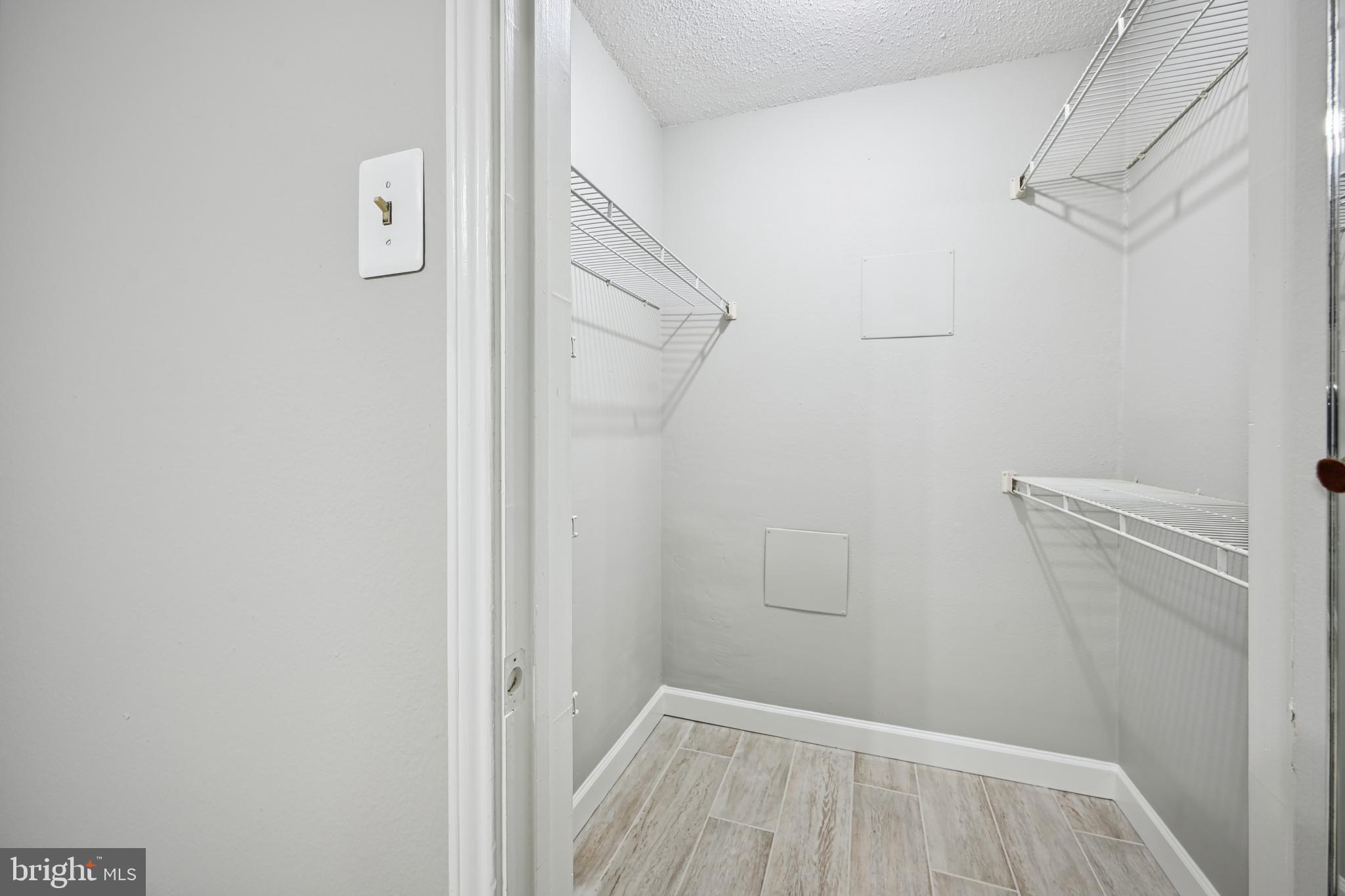 FOUNTAINS AT MCLEAN - Residential Lease