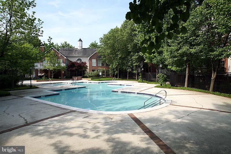 FOUNTAINS AT MCLEAN - Residential Lease
