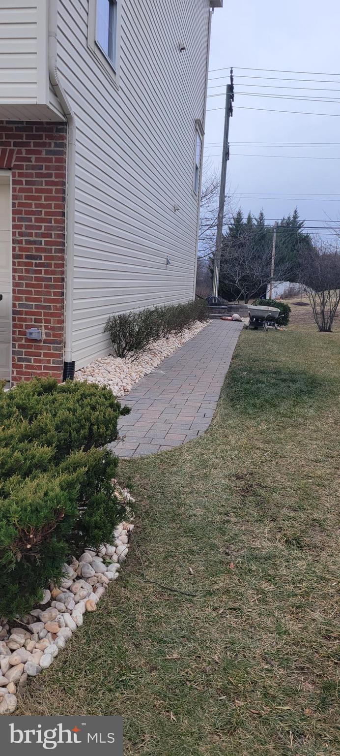 8587 CROOKED TREE LANE