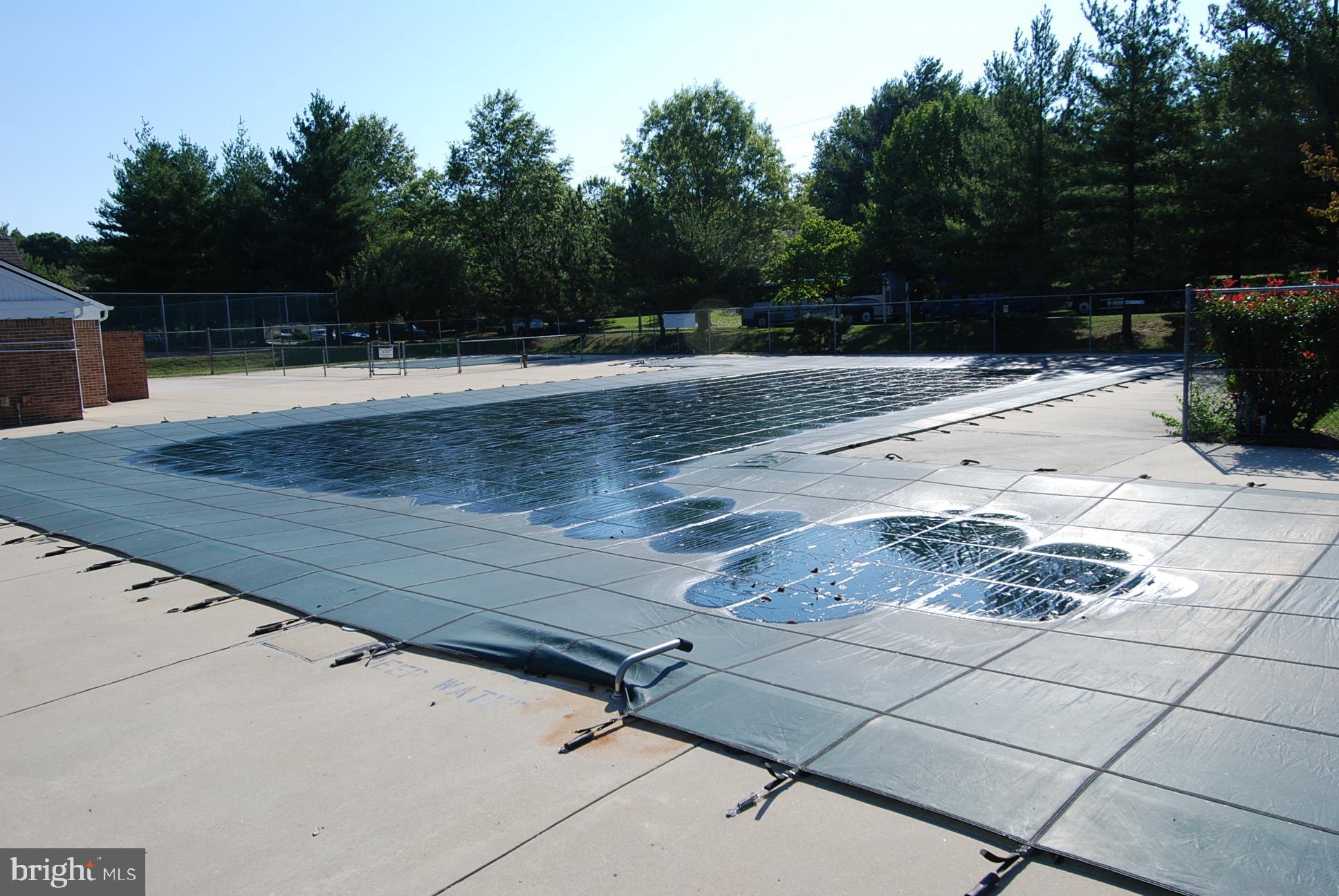 WATERS EDGE AT NORTH LAKE - Residential