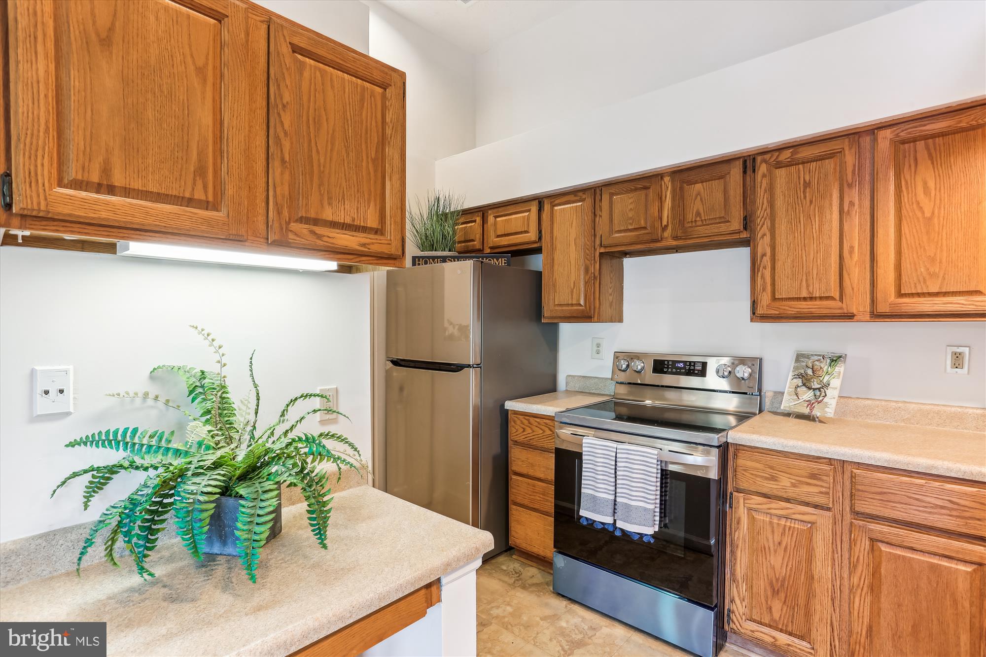 WATERS EDGE AT NORTH LAKE - Residential