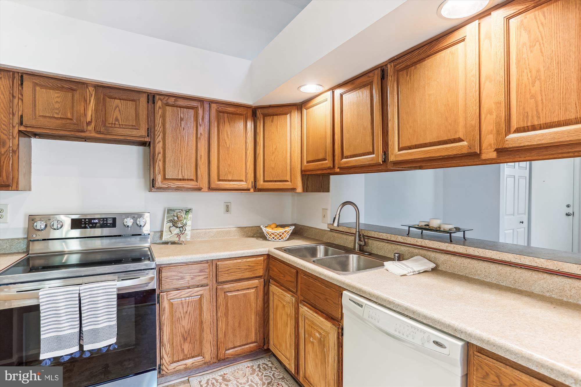 WATERS EDGE AT NORTH LAKE - Residential