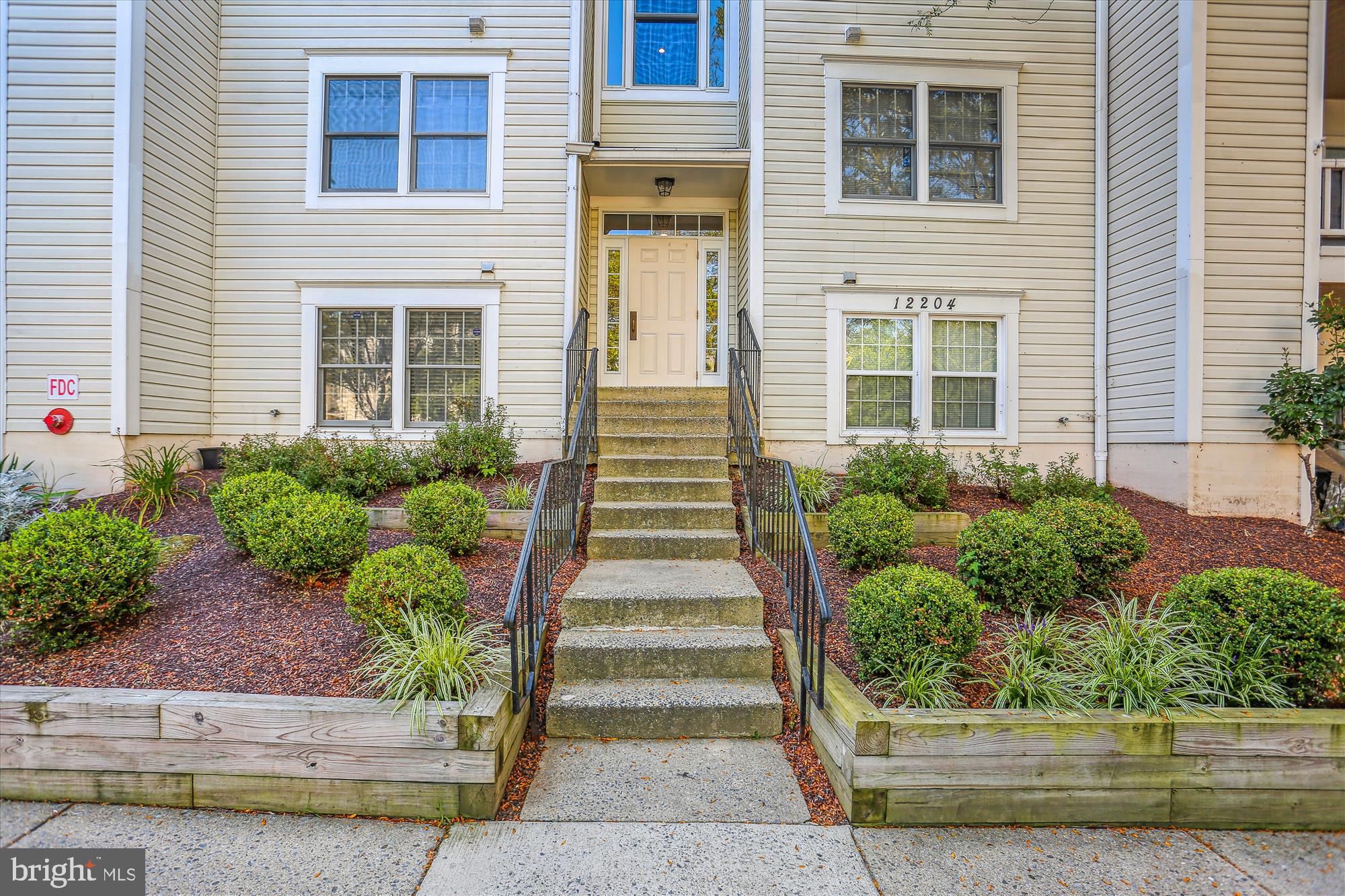 WATERS EDGE AT NORTH LAKE - Residential
