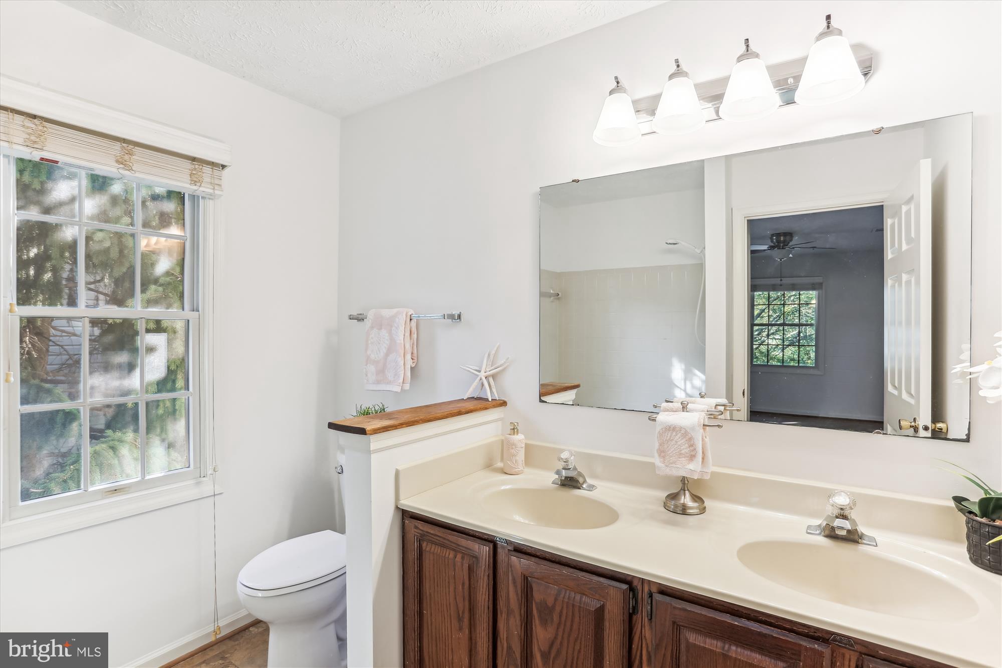 WATERS EDGE AT NORTH LAKE - Residential