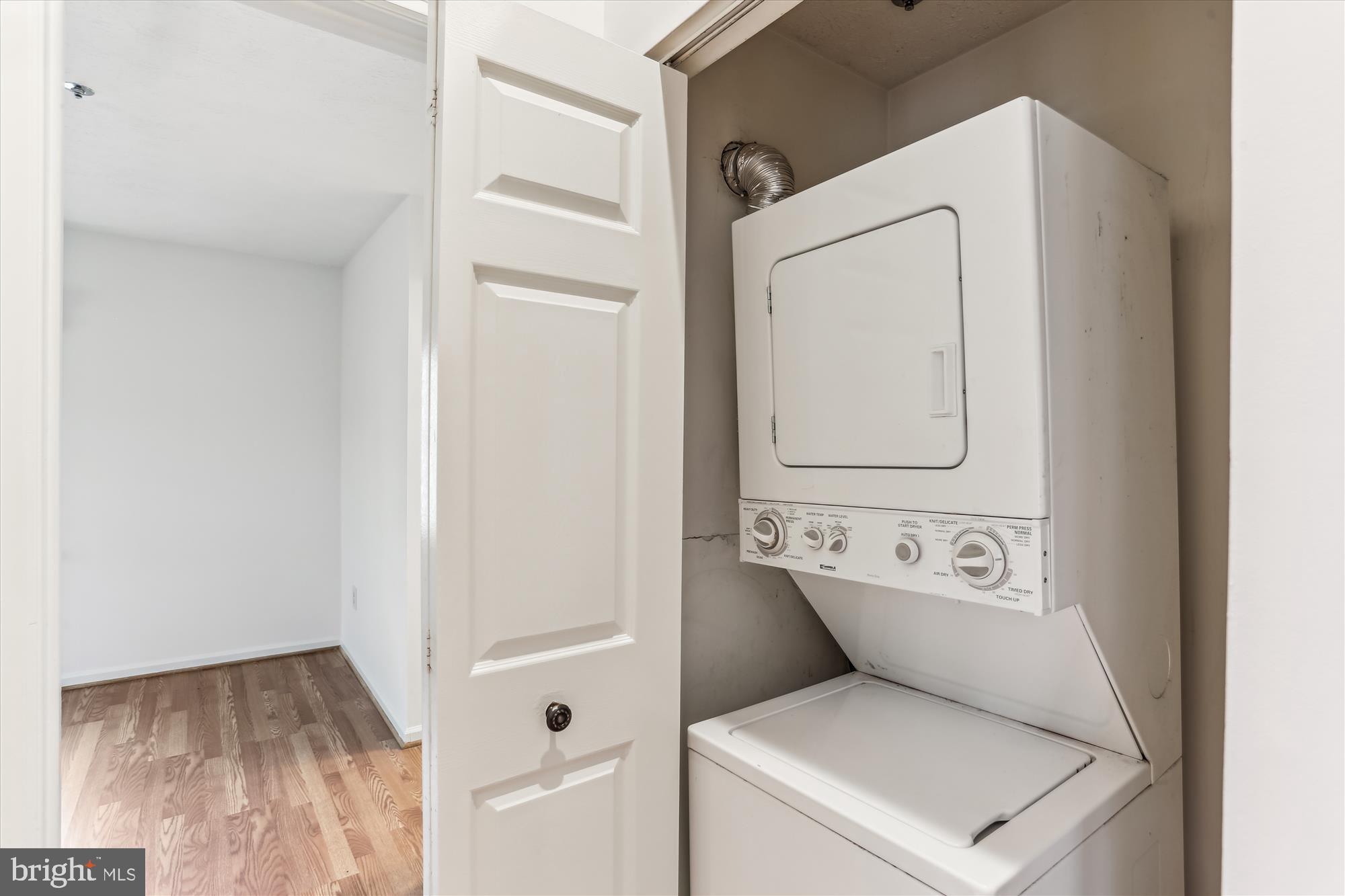 WATERS EDGE AT NORTH LAKE - Residential