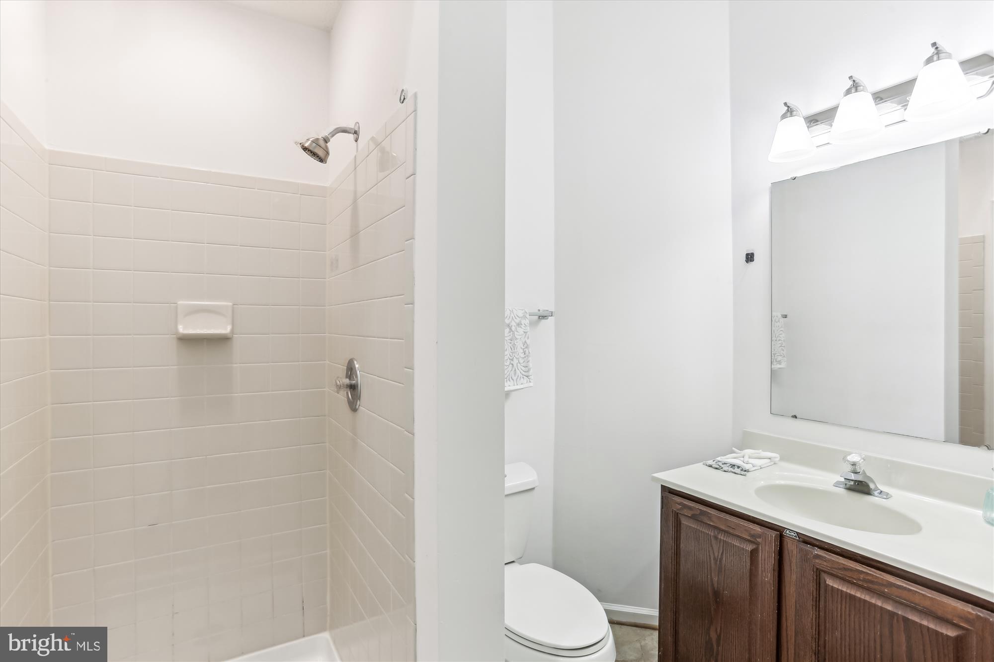 WATERS EDGE AT NORTH LAKE - Residential