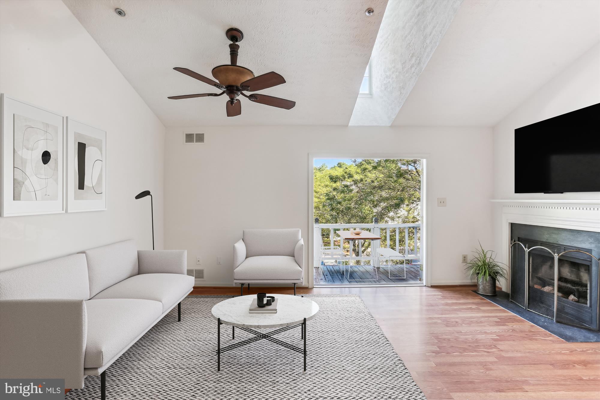 WATERS EDGE AT NORTH LAKE - Residential