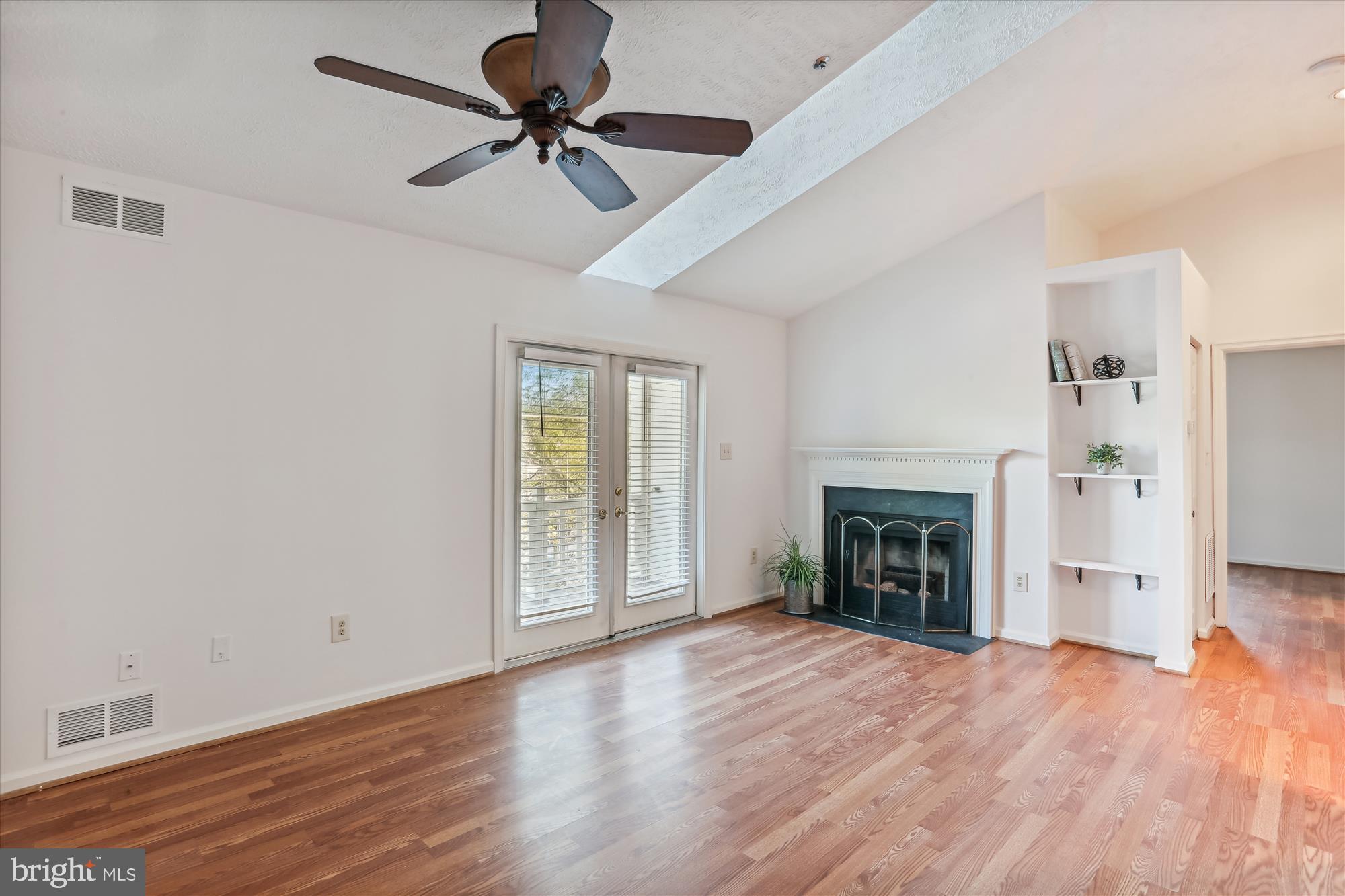 WATERS EDGE AT NORTH LAKE - Residential