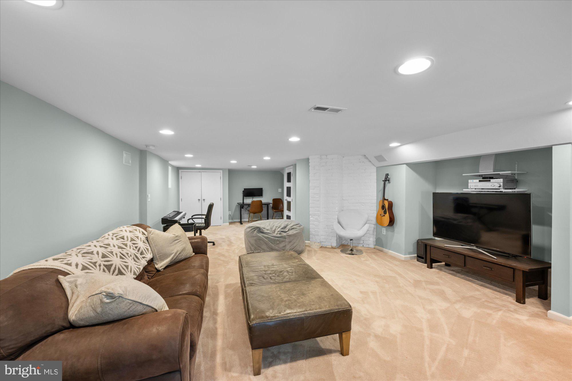 NORTH ARLINGTON - Residential